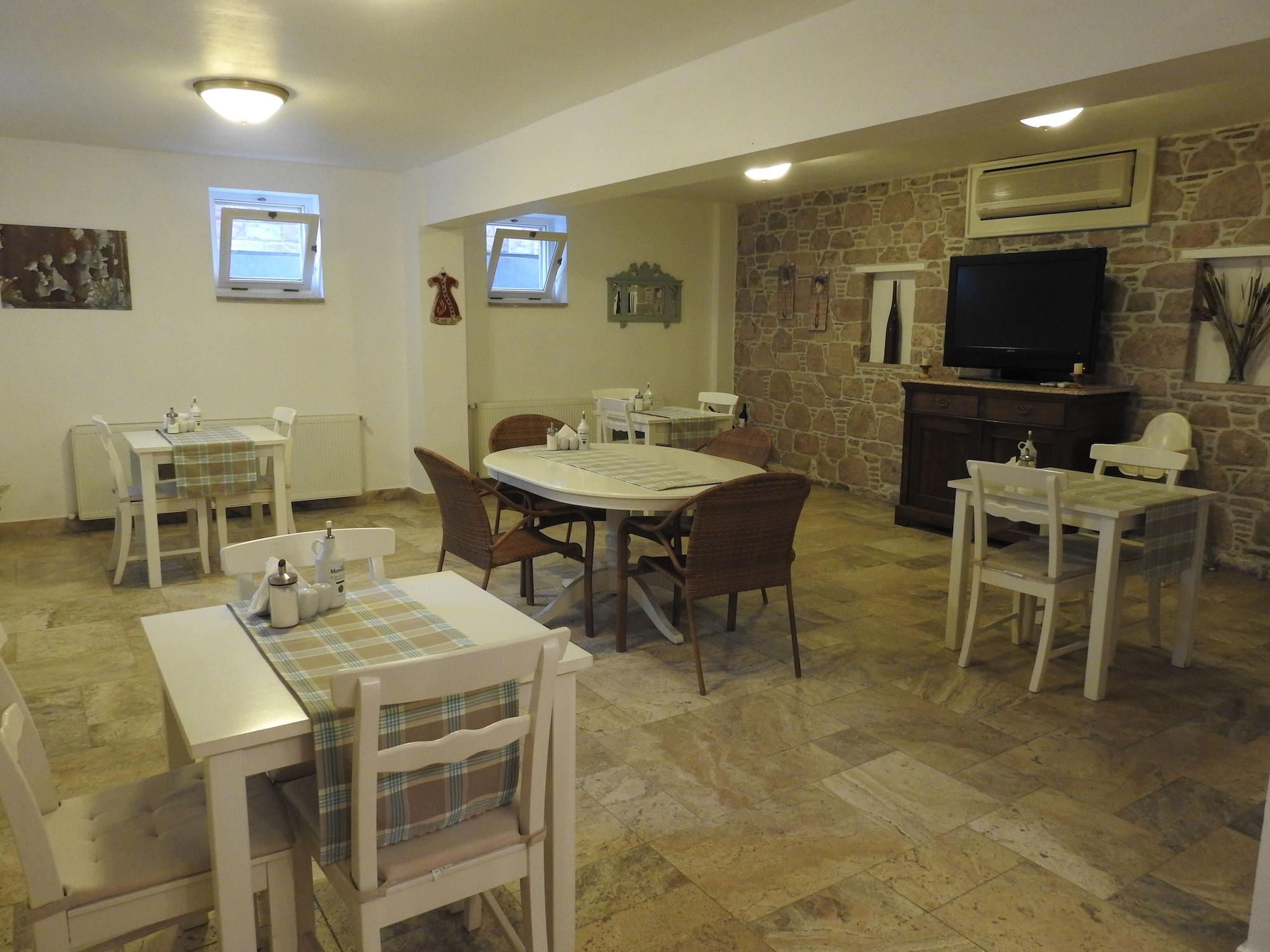 Restaurant Gule Cunda