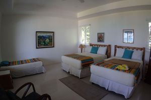 Renta Vacacional - Siesta - Runaway Bay 5BR
