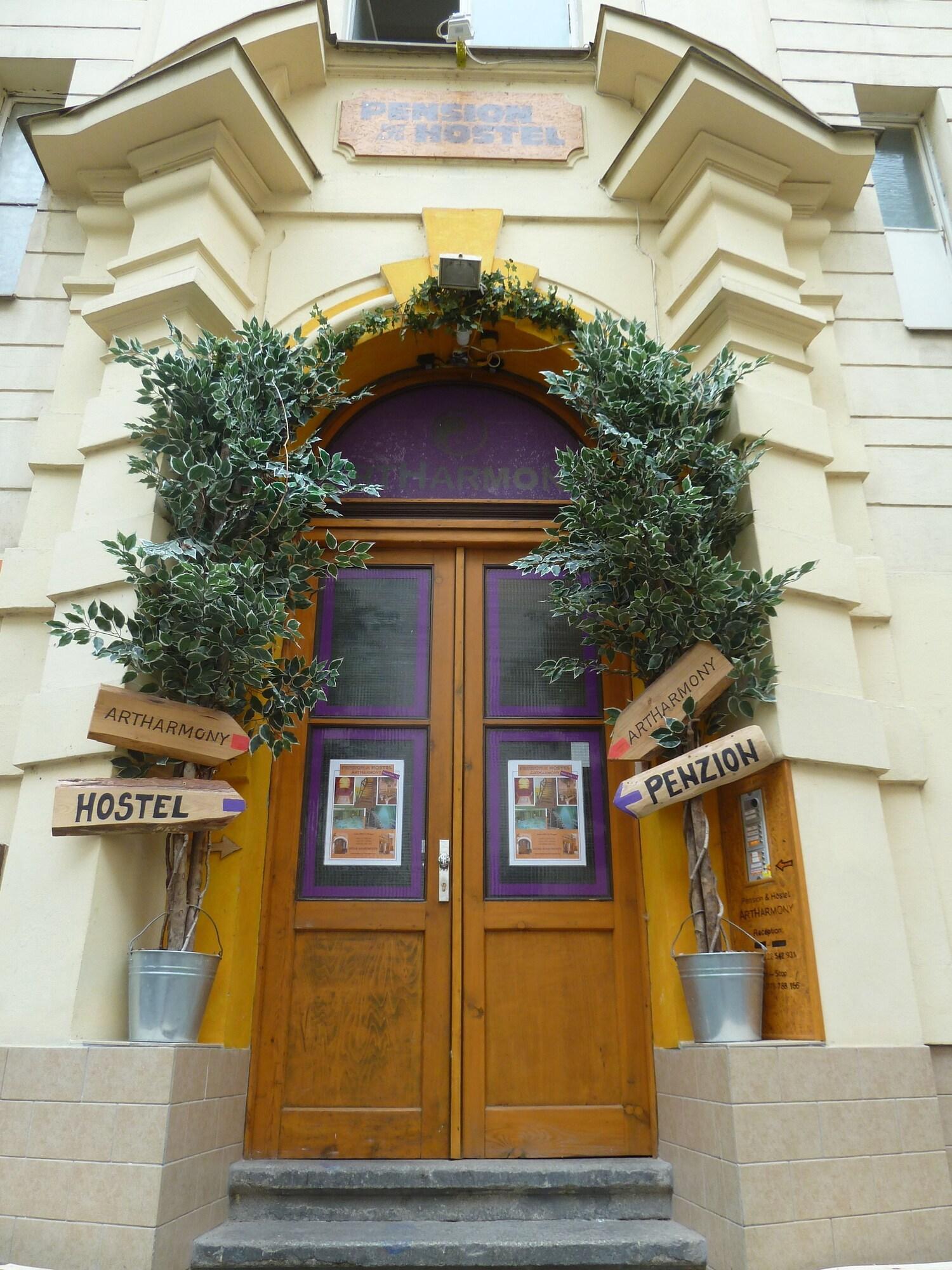 Varios Artharmony Pension & Hostel