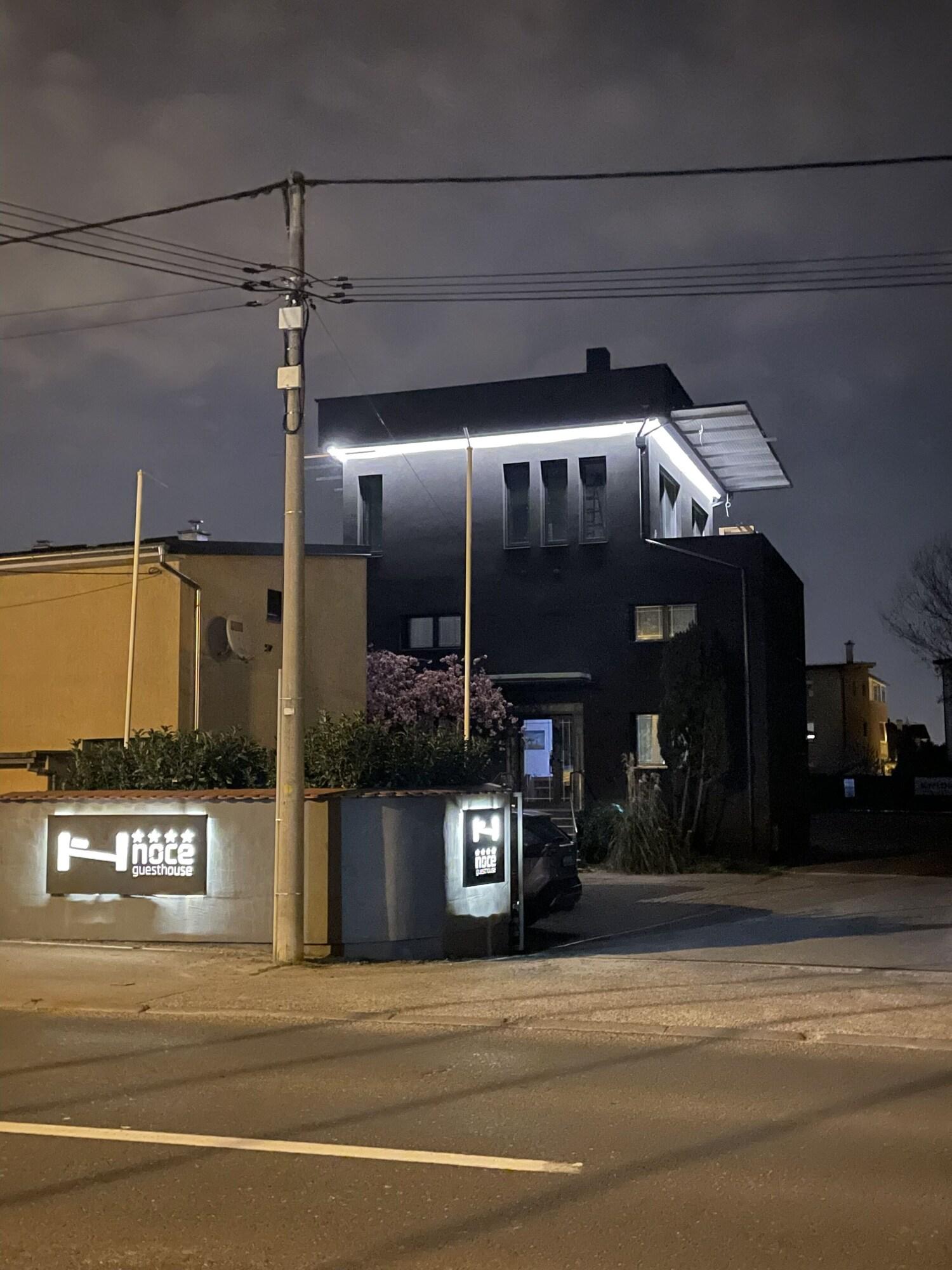 Varios Guesthouse Noce Zagreb