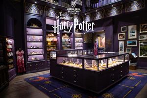 Passeio - Warner Bros. Studio Tour - The Making of Harry Potter Entrada e transporte de trem com acompanhante