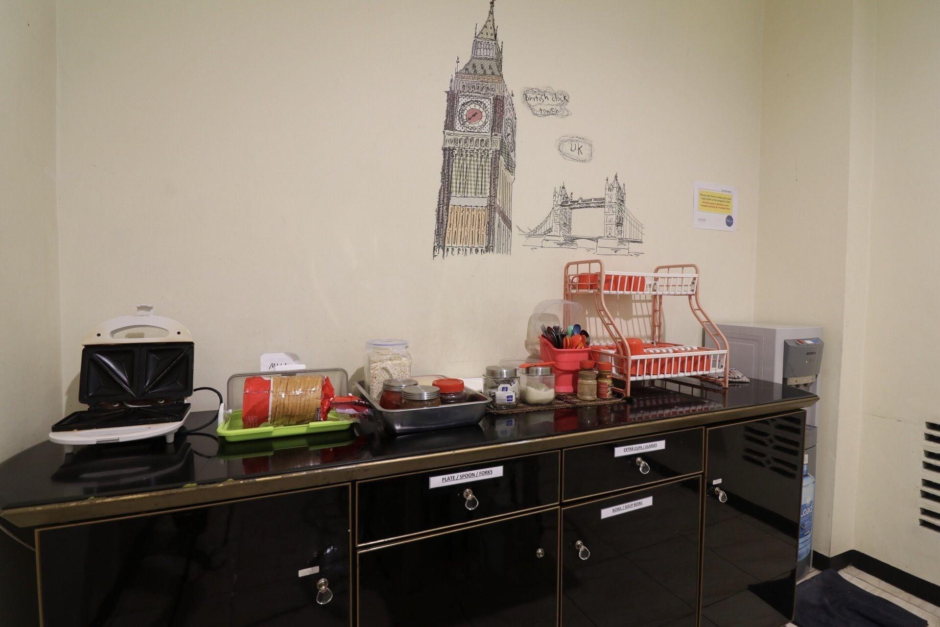 Restaurant MADOR Malang Dorm Hostel