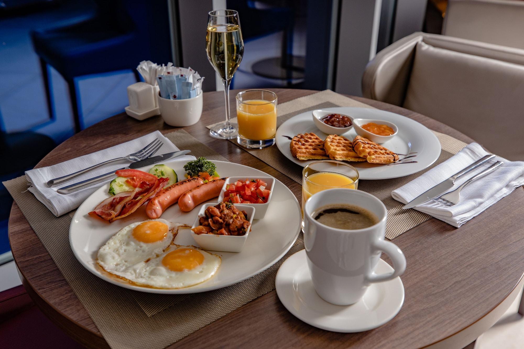 Restaurant DoubleTree by Hilton Hotel Yerevan City Centre