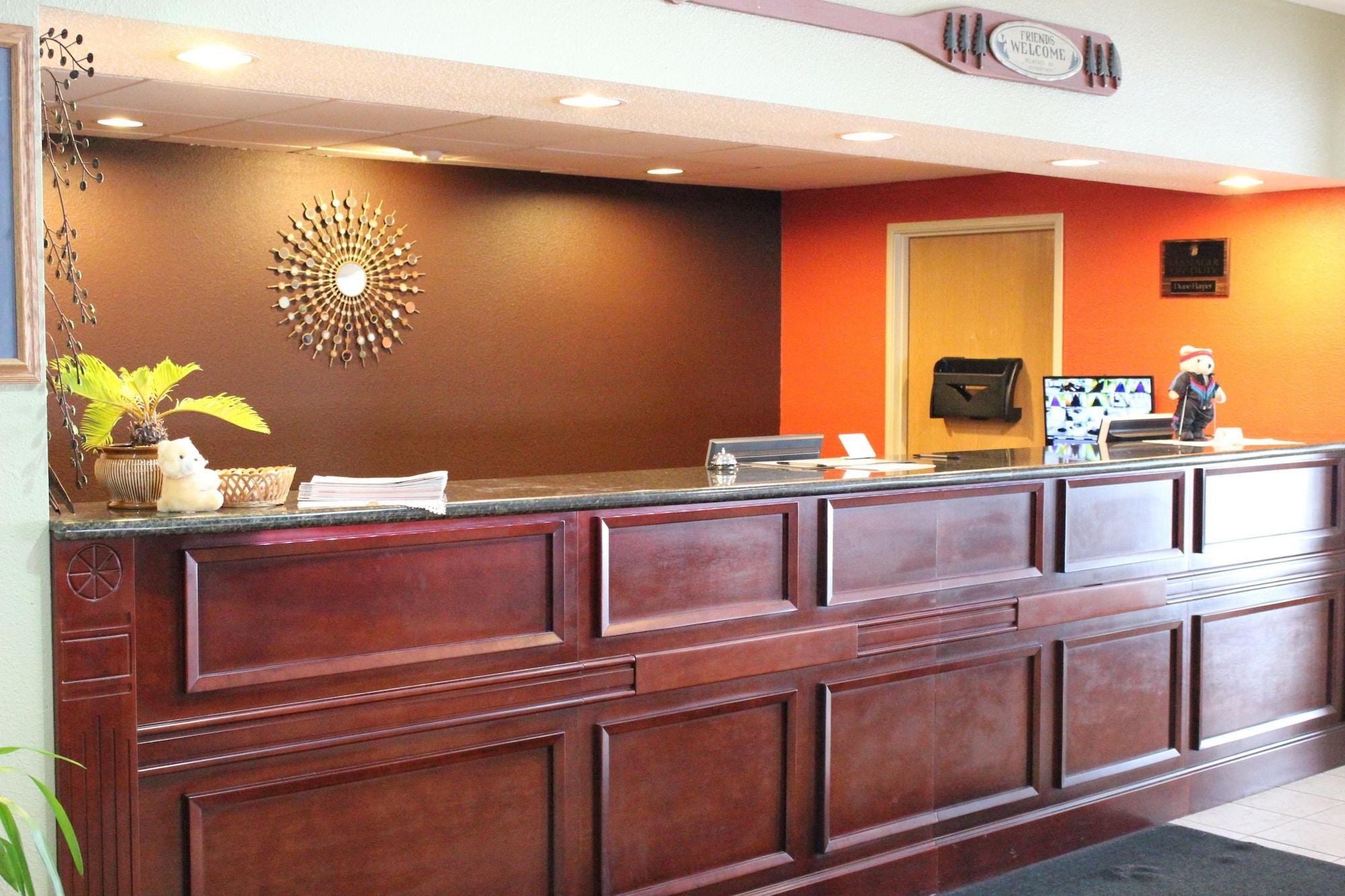 Vista Lobby Super 8 by Wyndham Osseo WI