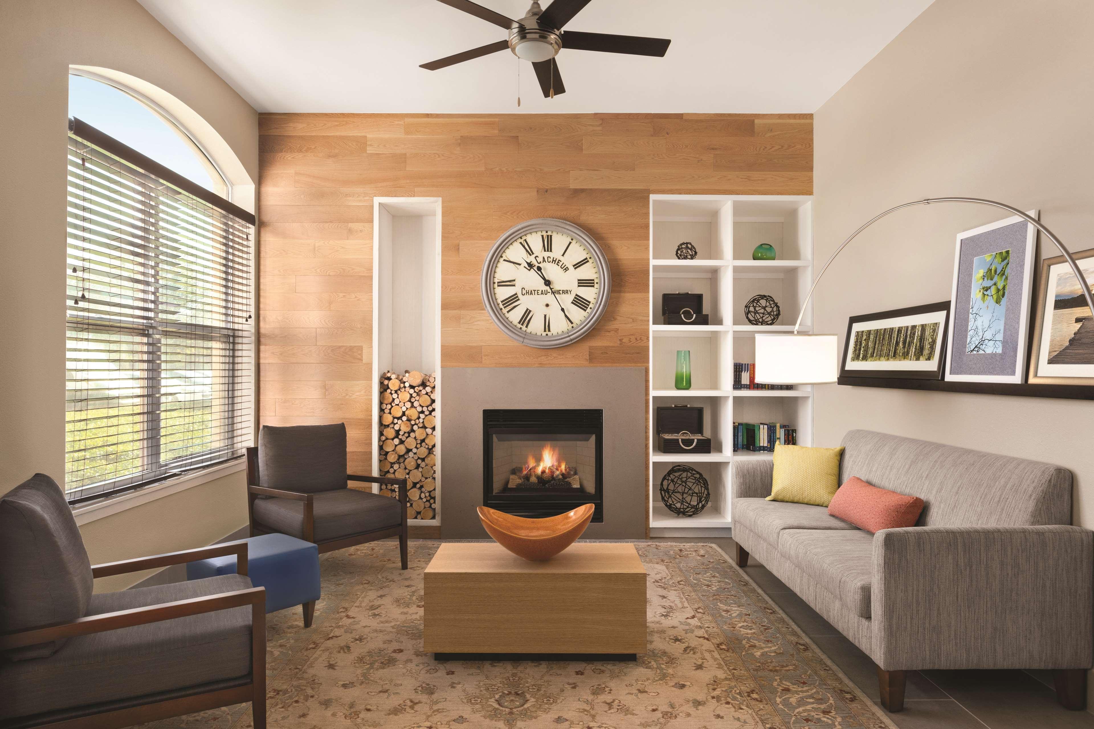 Vista Lobby Country Inn & Suites by Radisson, Orlando Airport, FL