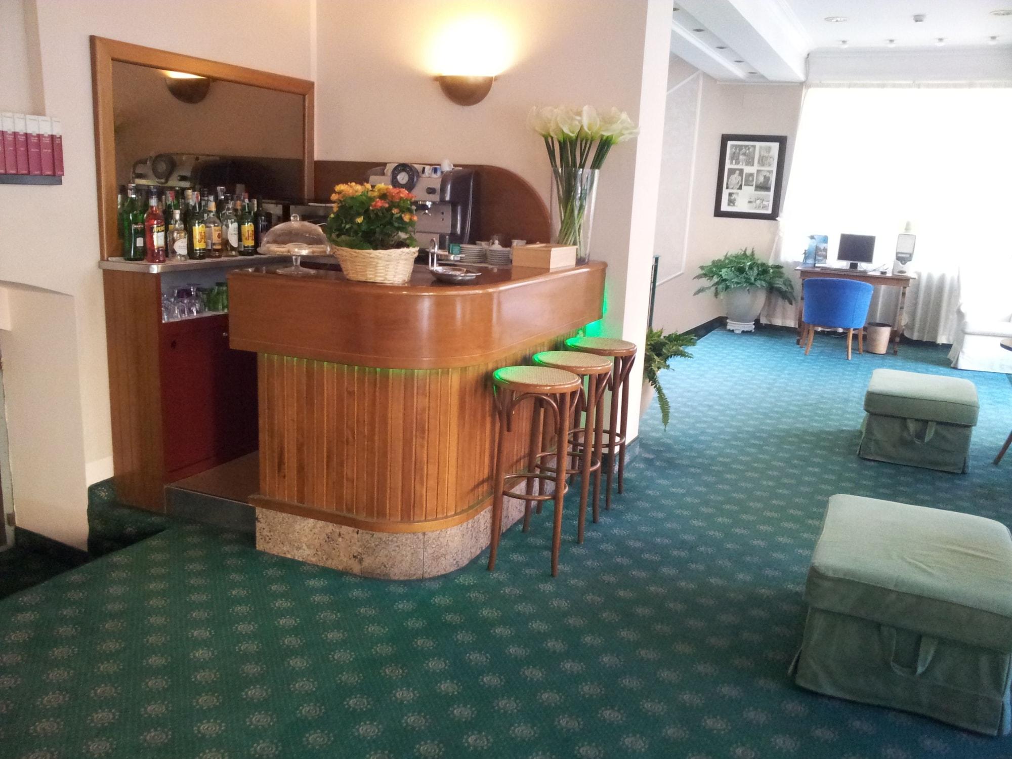 Bar/Salón Hotel La Capannina