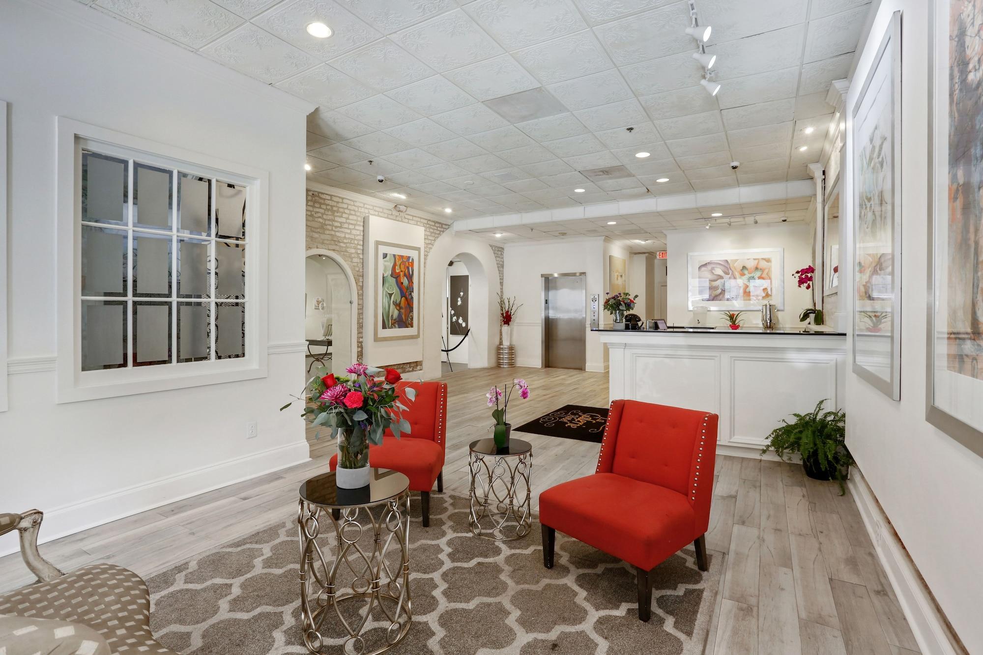 Vista Lobby La Galerie French Quarter Hotel