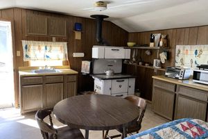 Alquiler Vacacional - Cabin on the Rio Grande River With Private Fishing Right Outside Your Door!