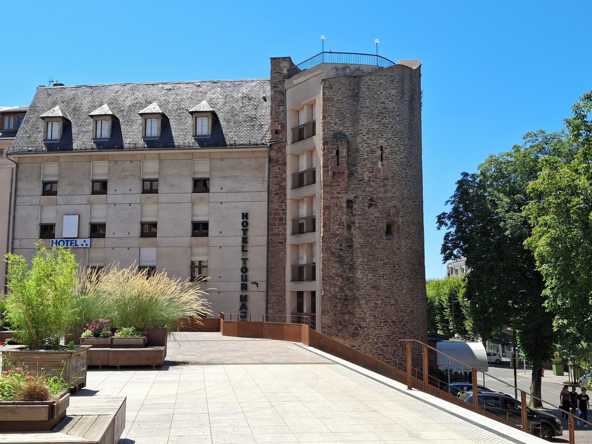 Varios Hôtel La Tour Maje