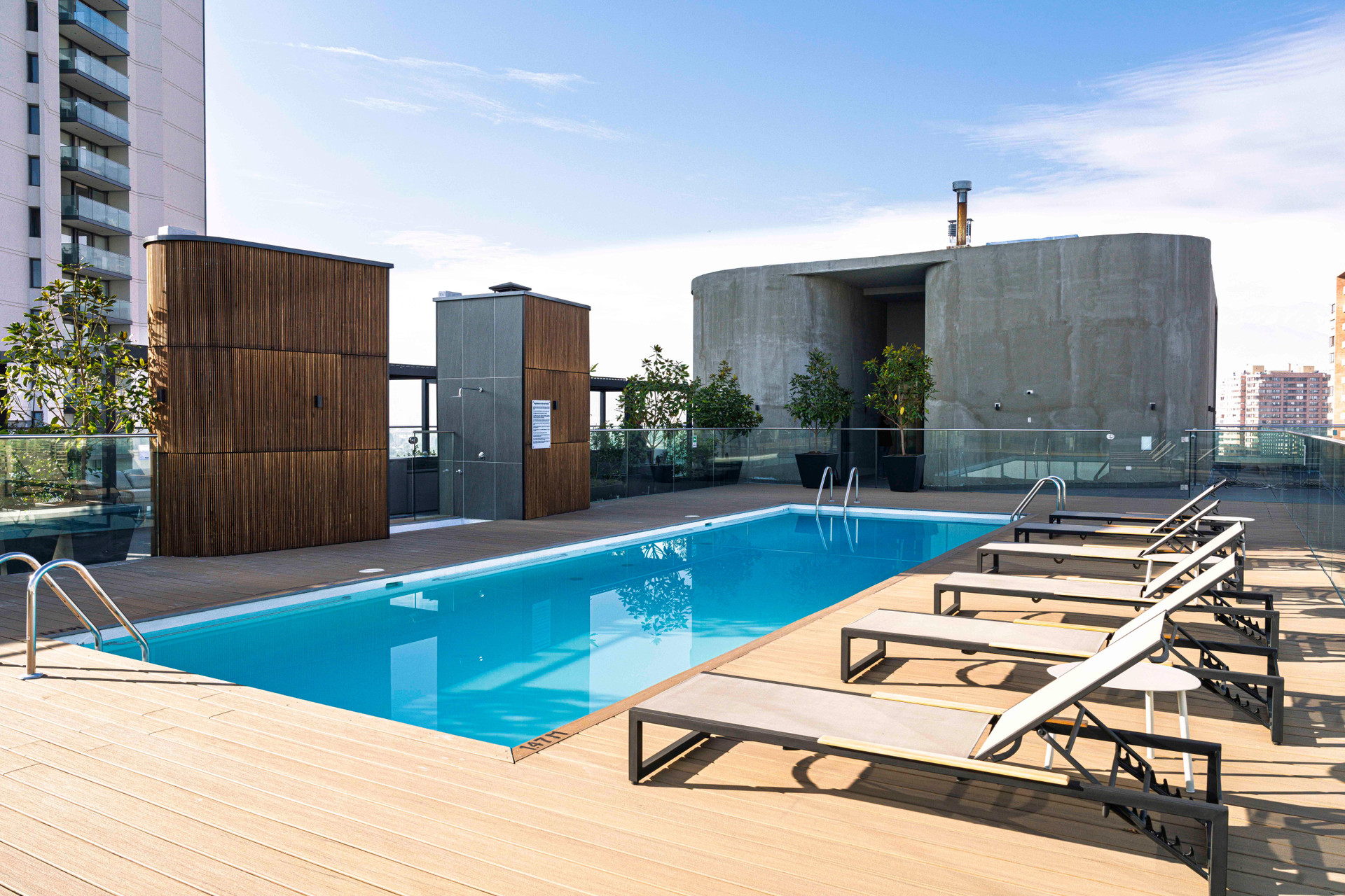 Vista Piscina Spot Suites