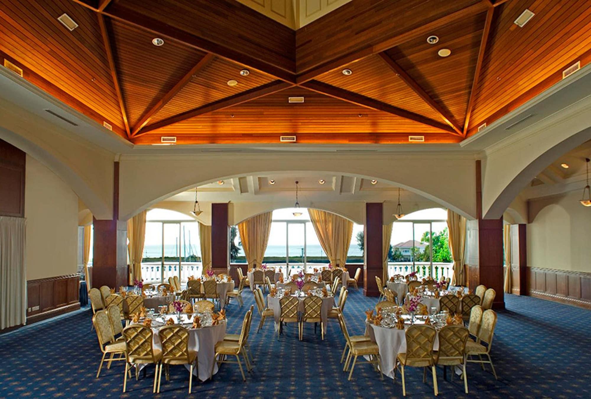 Restaurant Avillion Admiral Cove