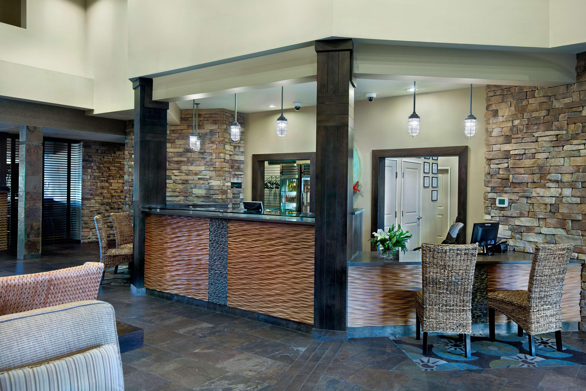 Vista Lobby Oxford Suites Silverdale