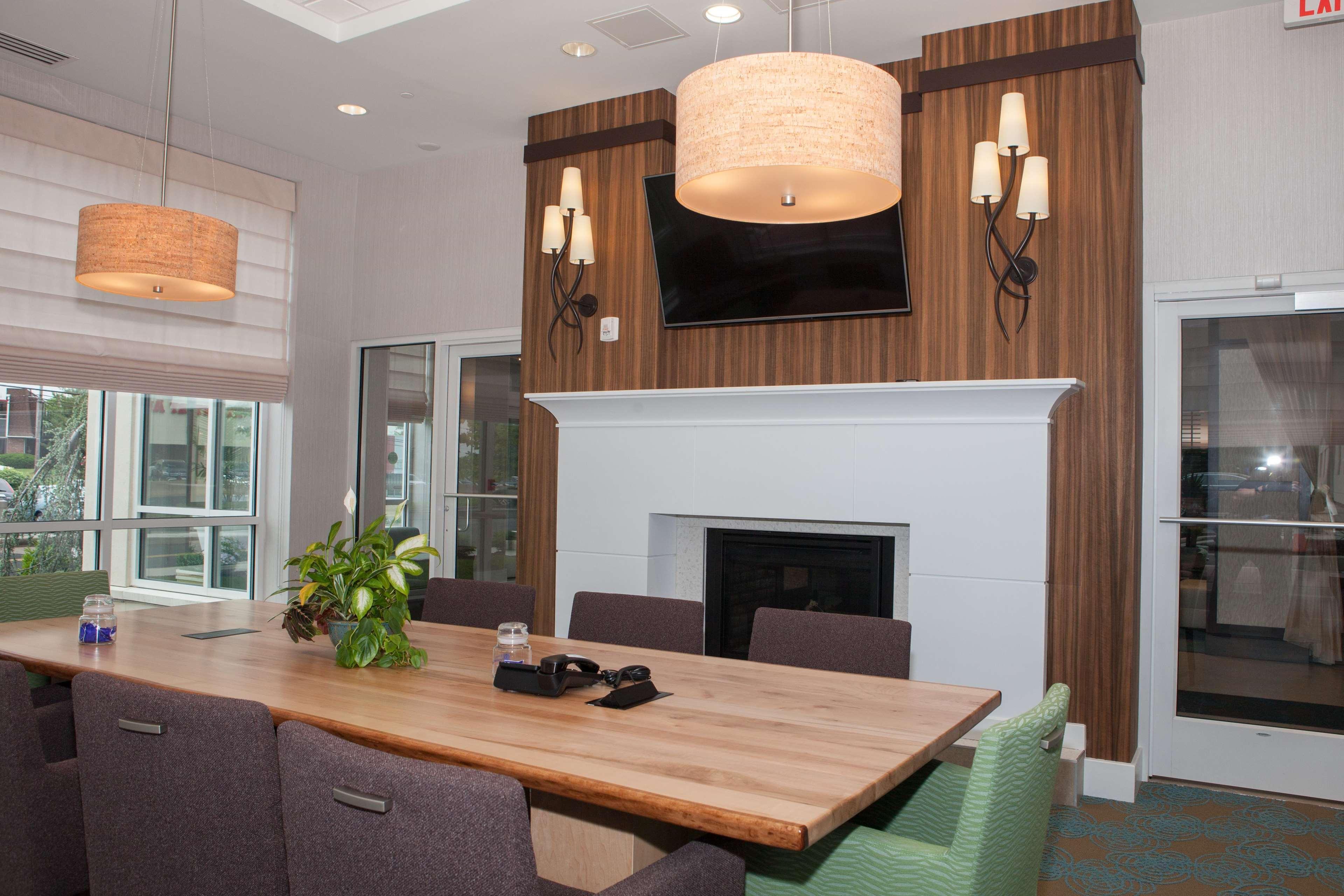Vista Lobby Hilton Garden Inn Springfield