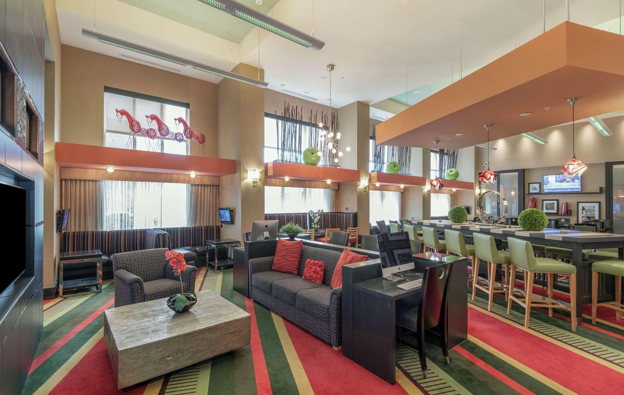 Vista Lobby Hampton Inn & Suites Raleigh/Crabtree Valley
