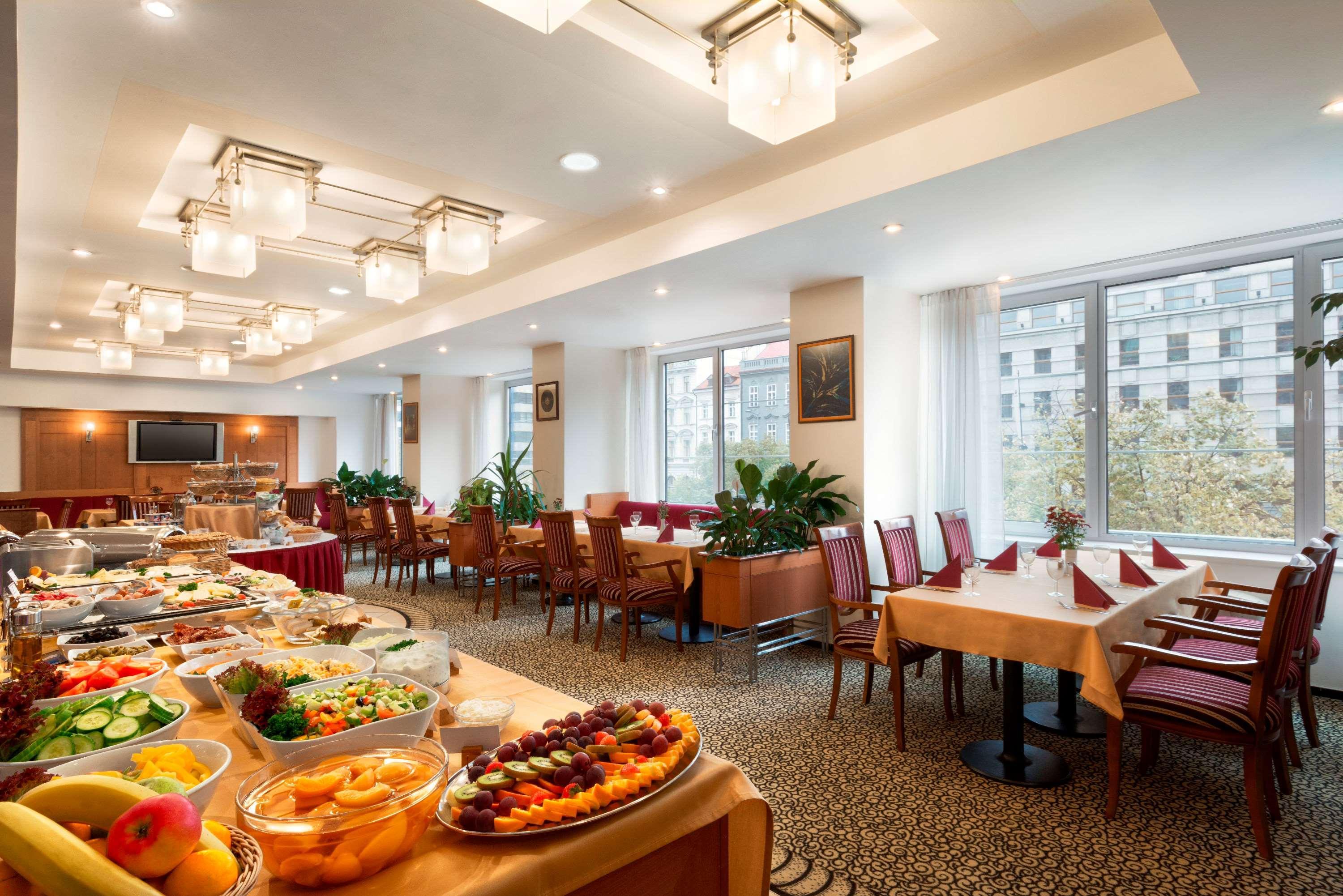 Restaurant Ramada by Wyndham Prague City Centre