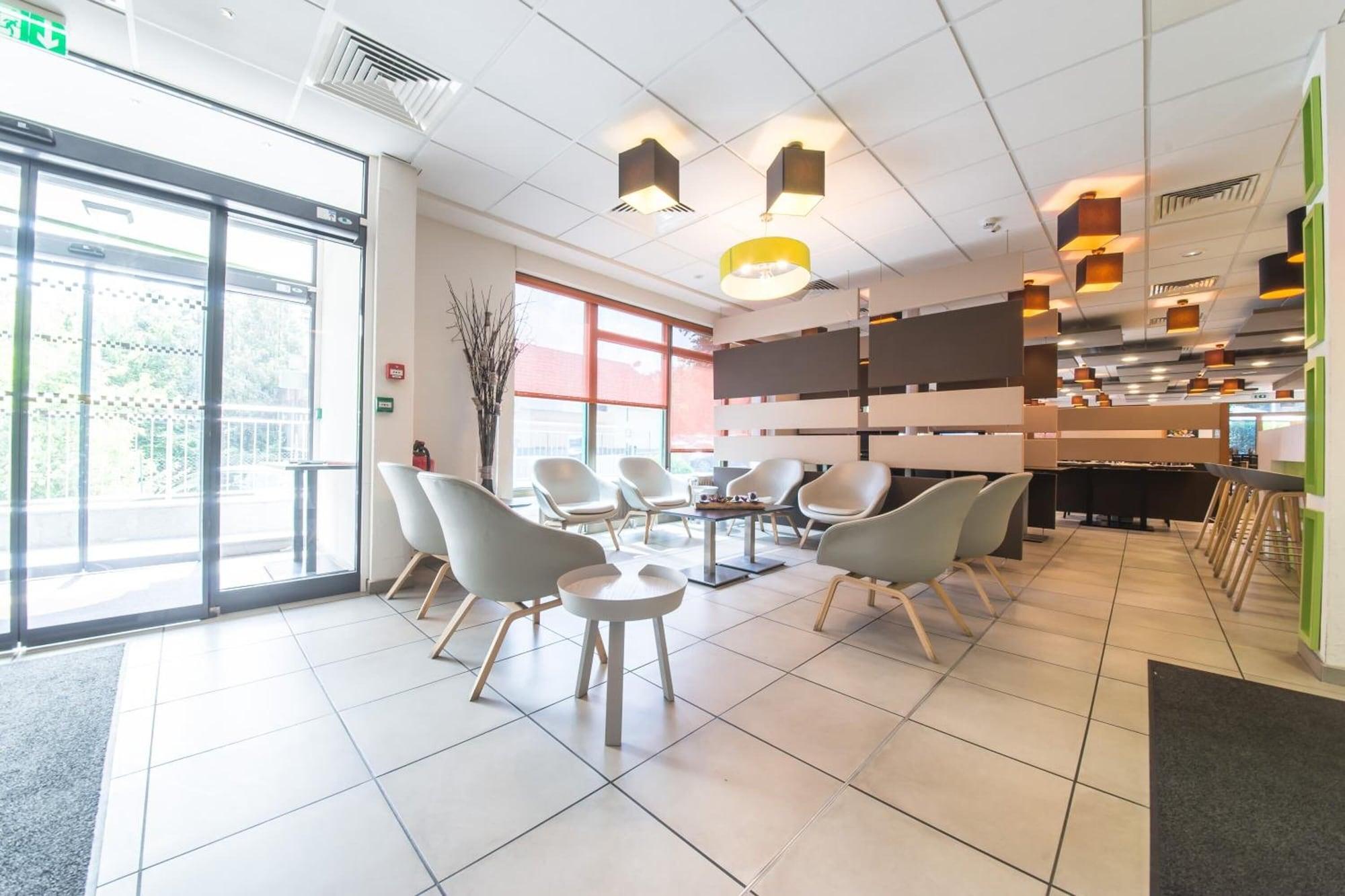 Vista Lobby Mandarina Luxembourg Airport Hotel