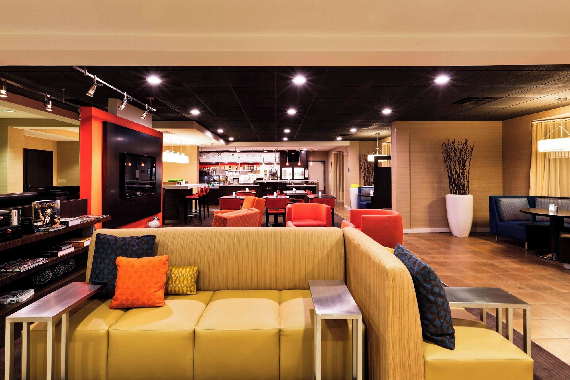Vista Lobby Courtyard by Marriott Mishawaka-University Area
