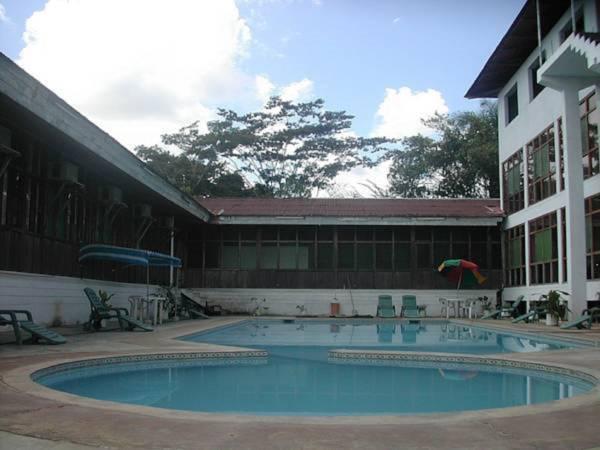 Vista Piscina Hotel Don Carlos Puerto Maldonado