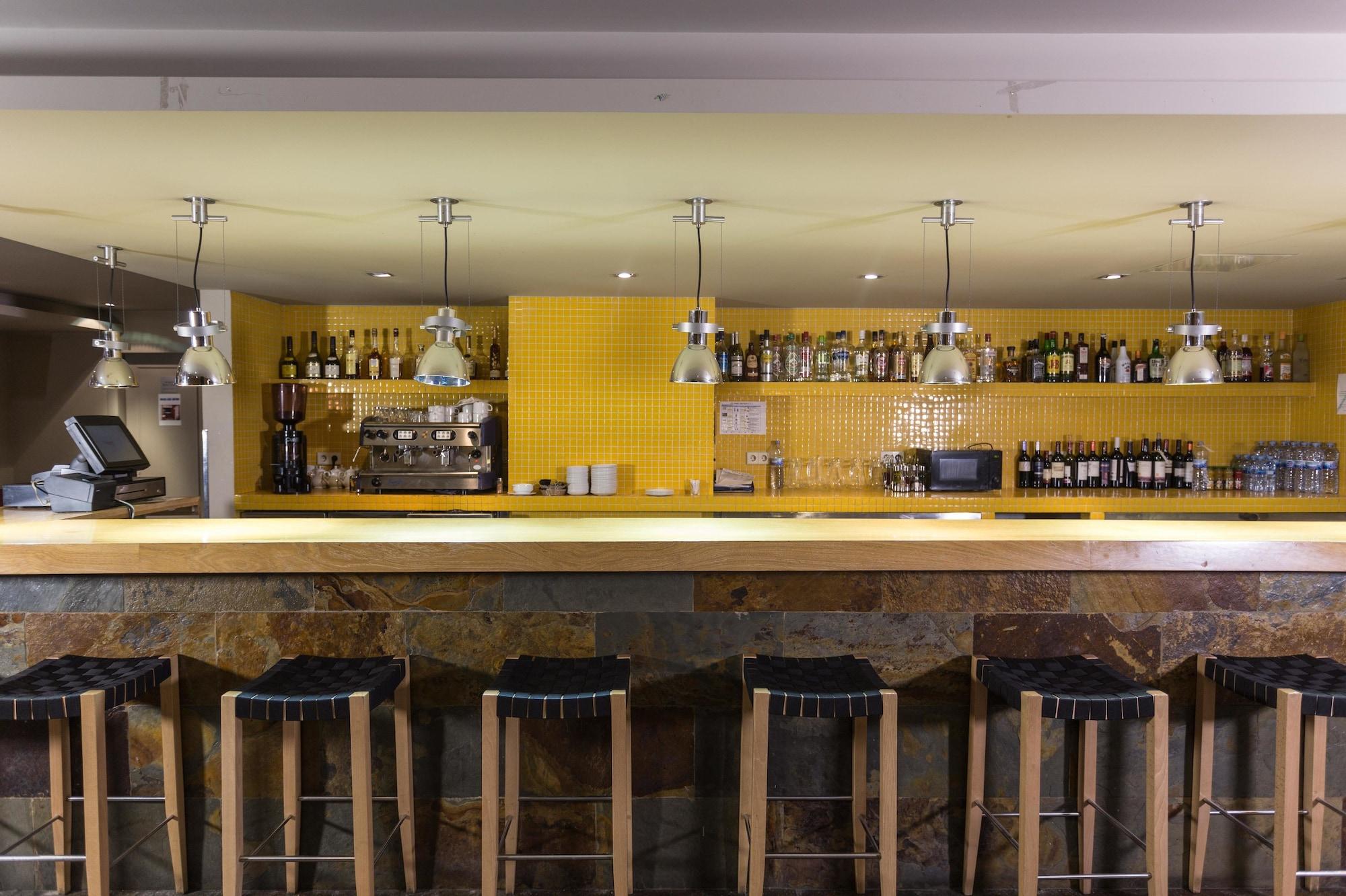 Bar/Salón Apartaments Shusski