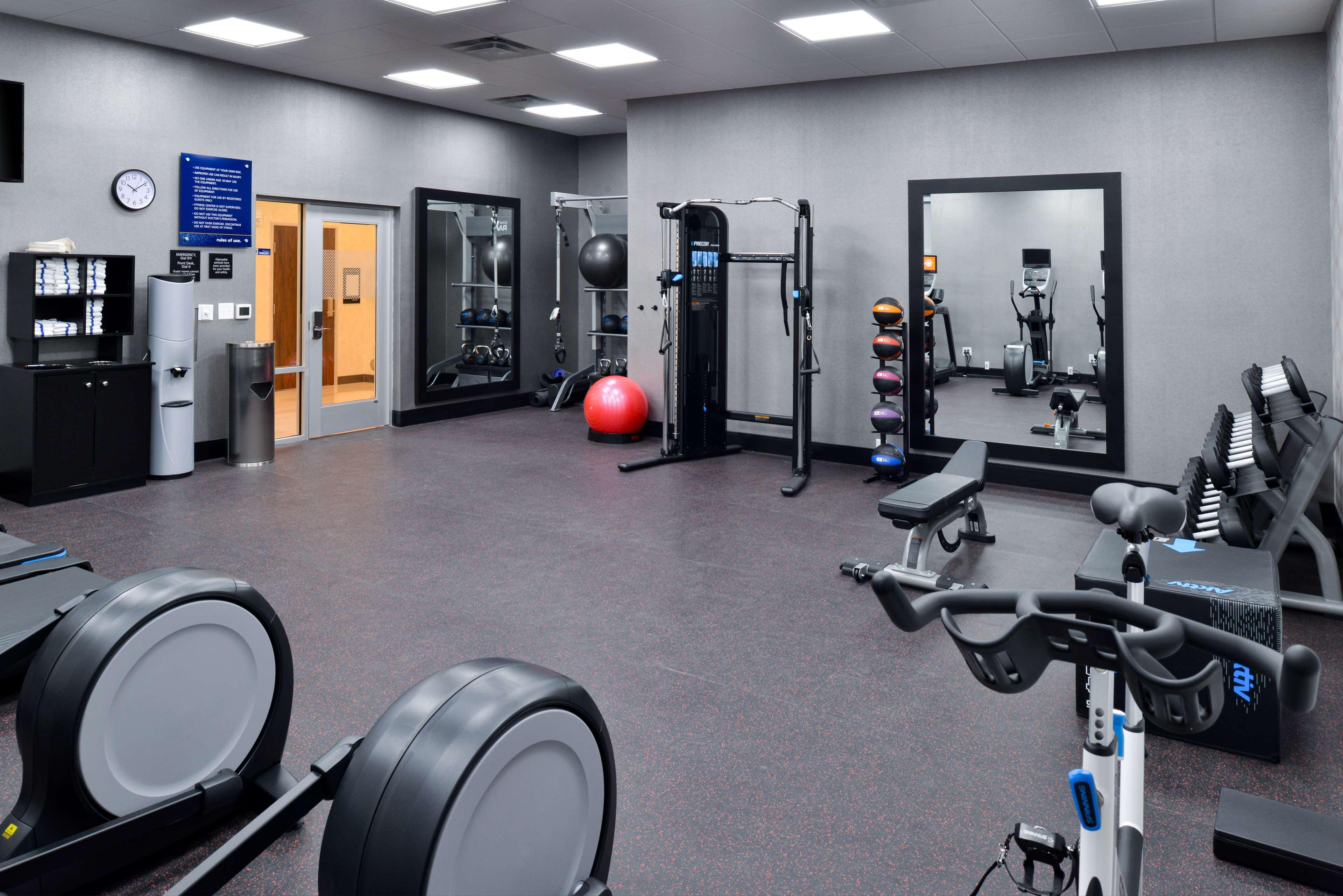 Gimnasio Hampton Inn & Suites Greensboro Downtown