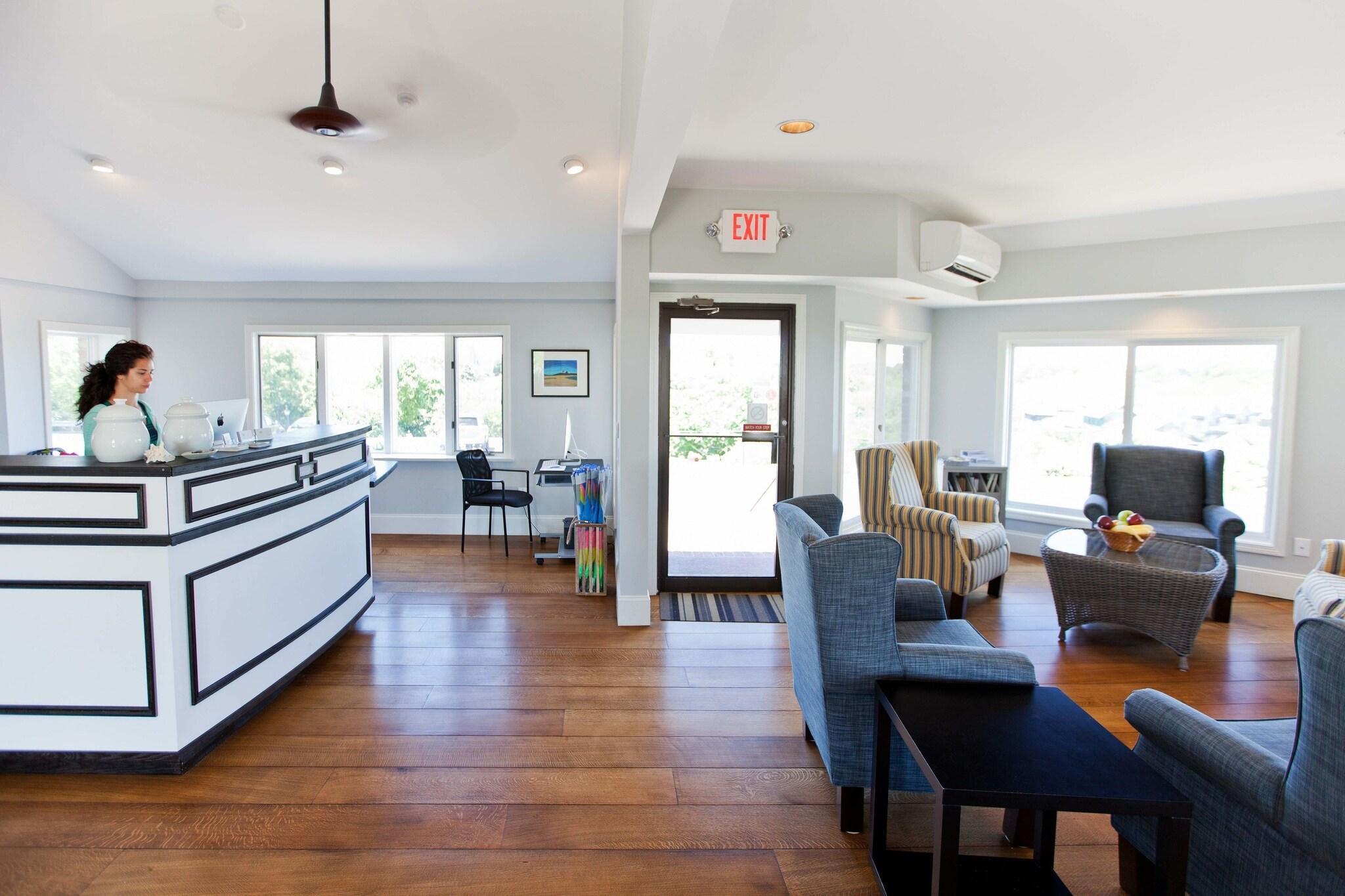 Vista Lobby Seaglass Inn & Spa