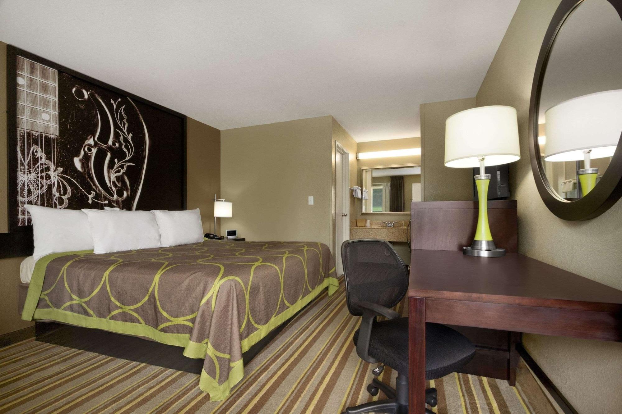 Habitación Super 8 by Wyndham Tupelo Airport