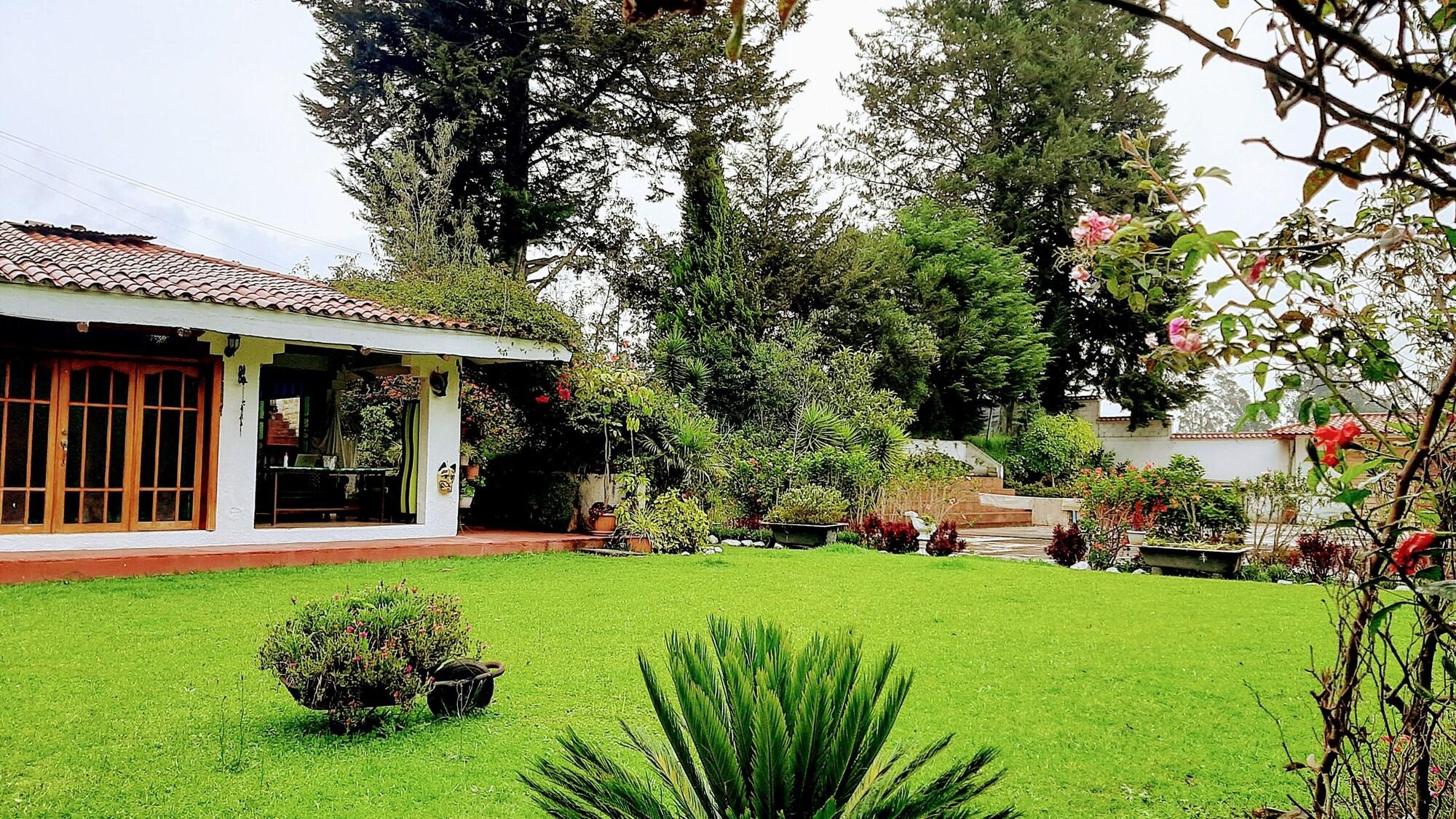 Varios Amaguaña Luxury Country House