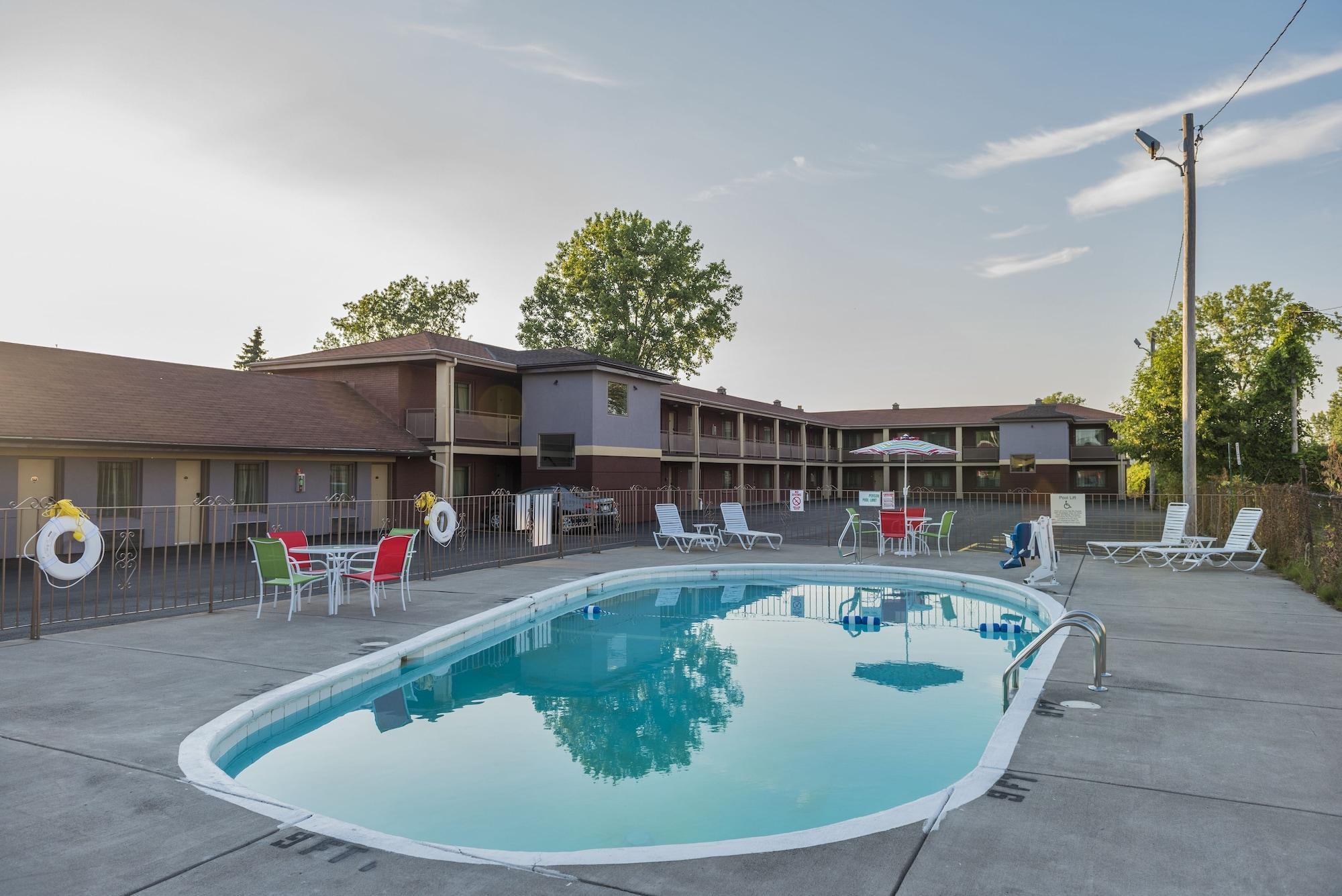 Vista Exterior AArya Hotel By Niagara Fashion Outlets