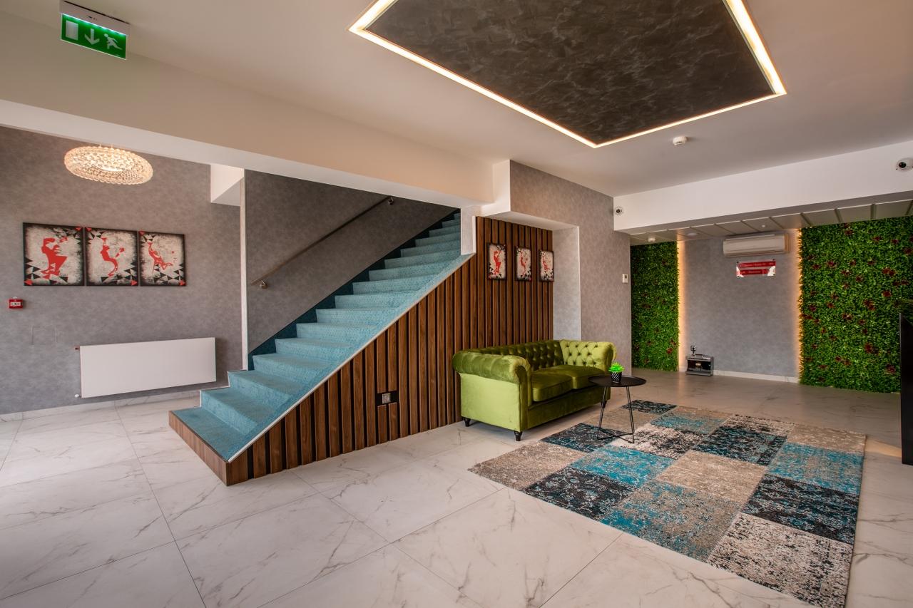 Vista Lobby Bach Apartments