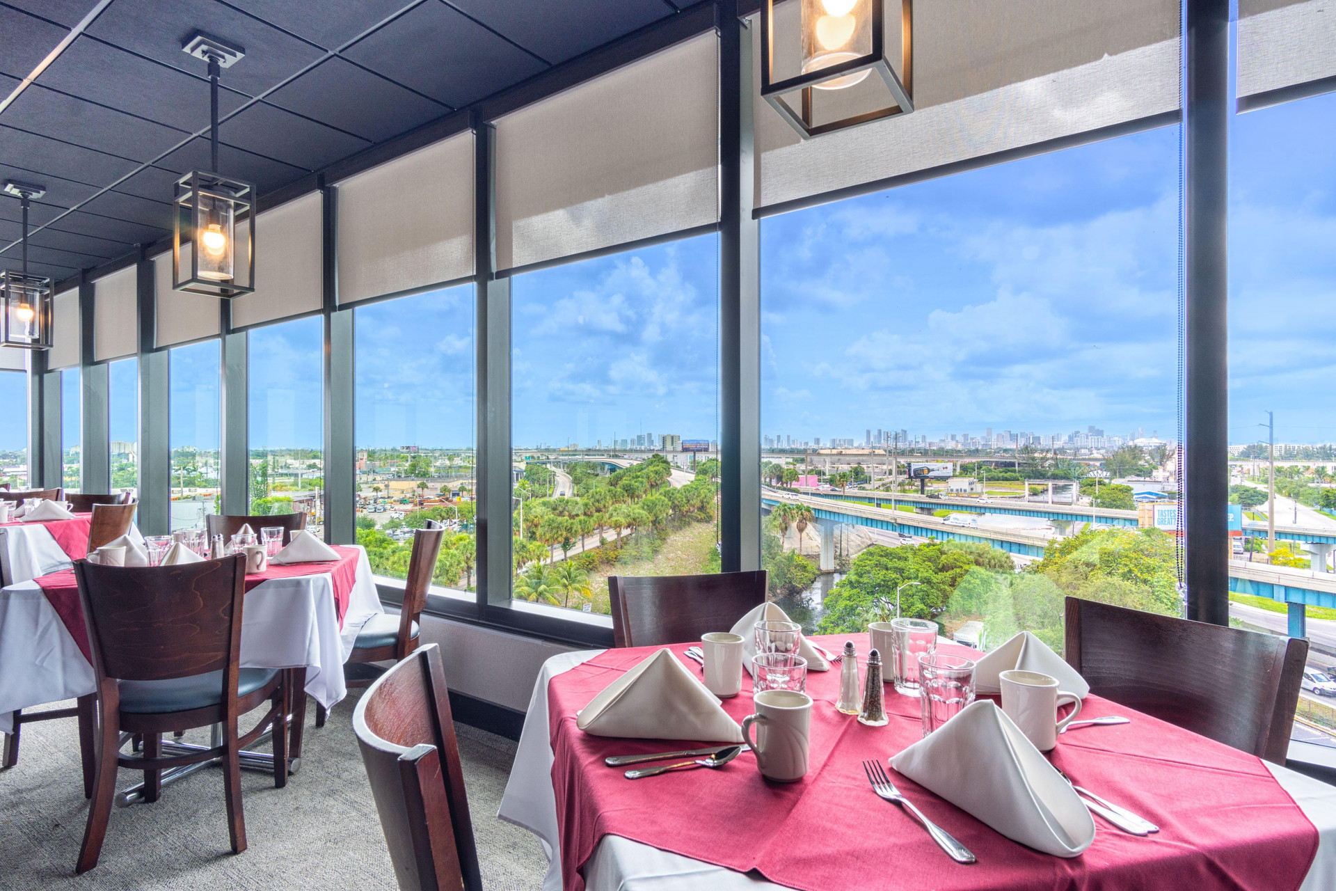 Restaurant Holiday Inn Miami - International Airport by IHG