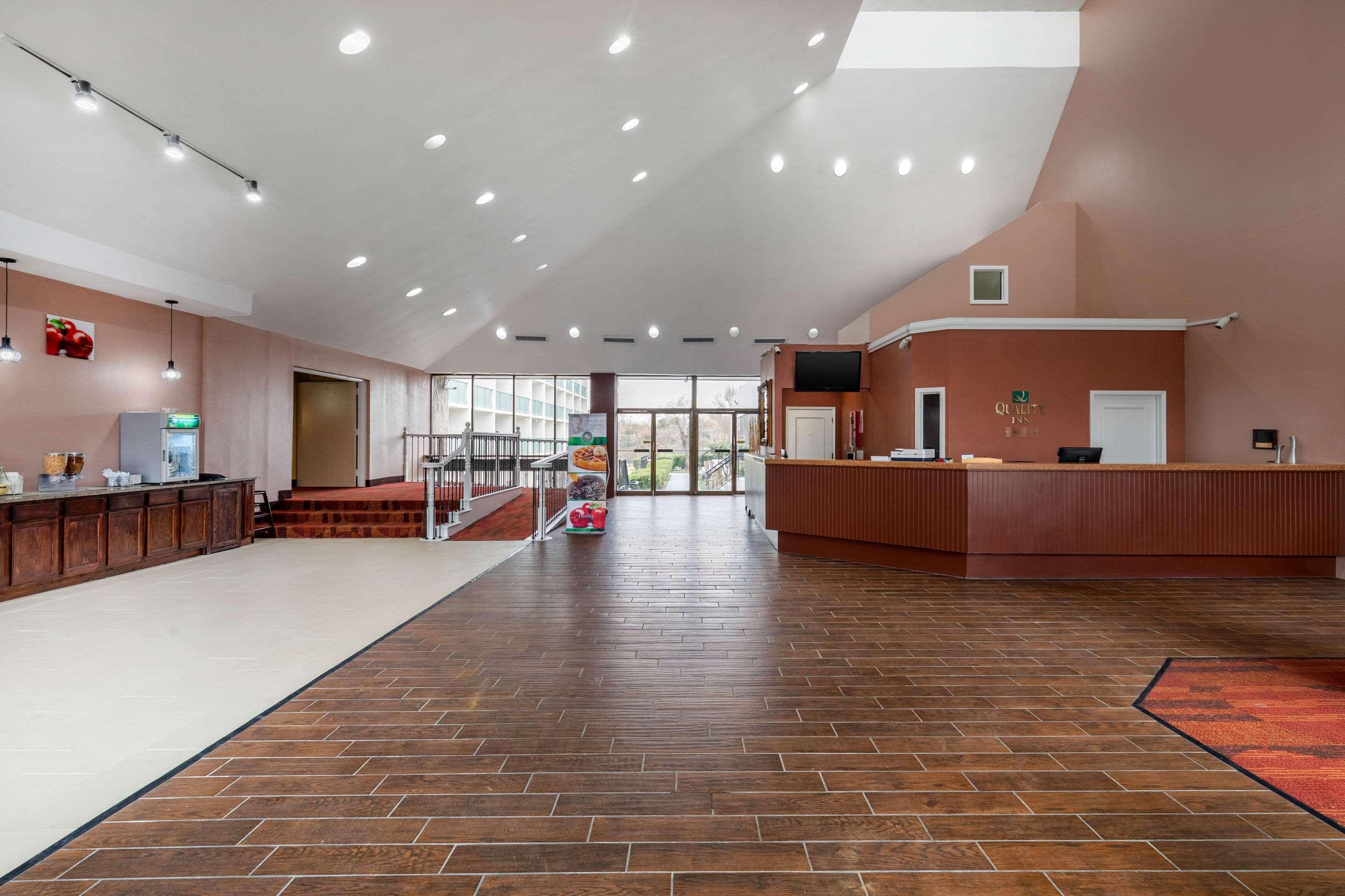 Vista Lobby Quality Inn Tyler - Lindale