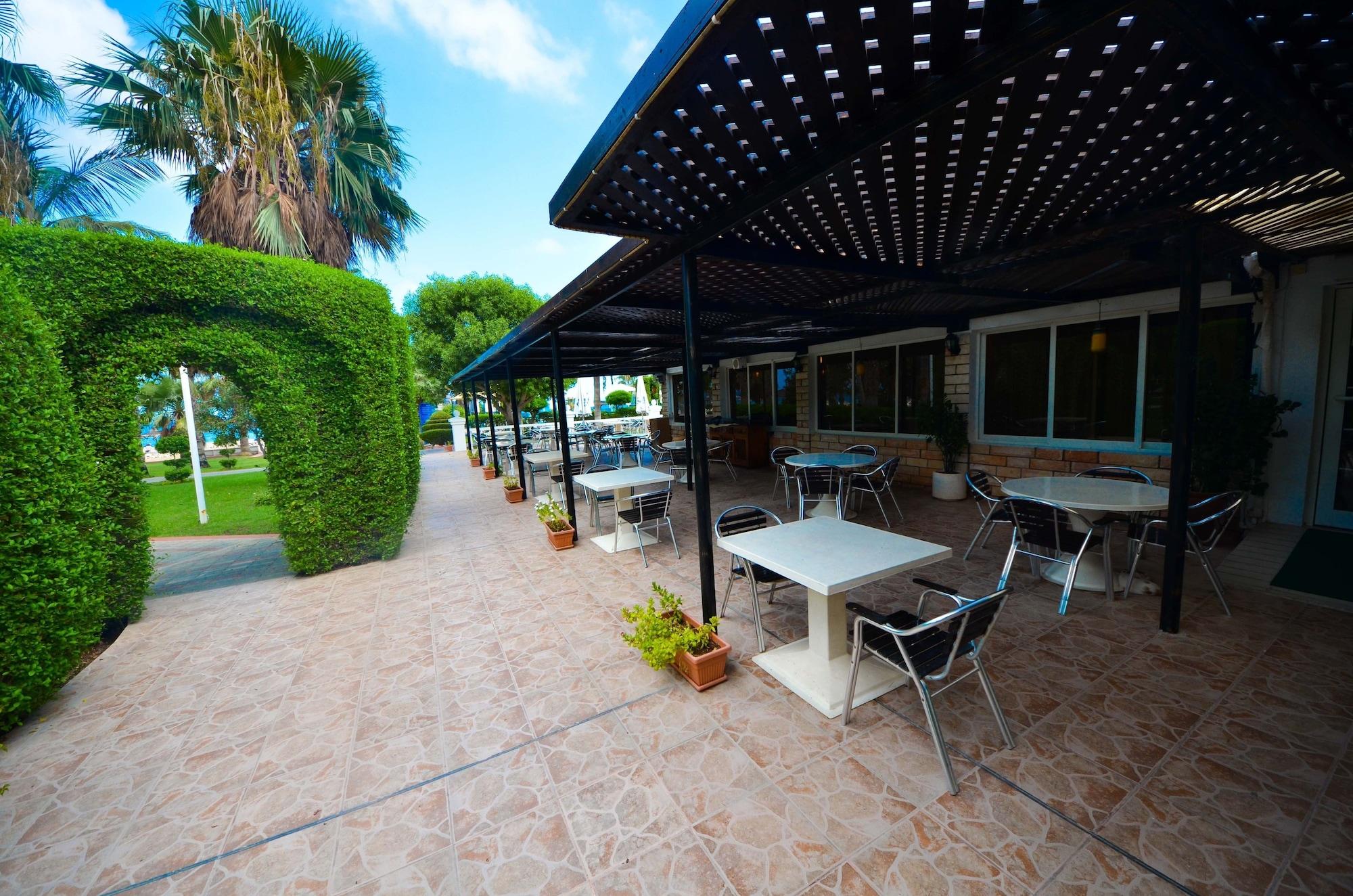 Restaurant Sandy Beach Hotel and Resort