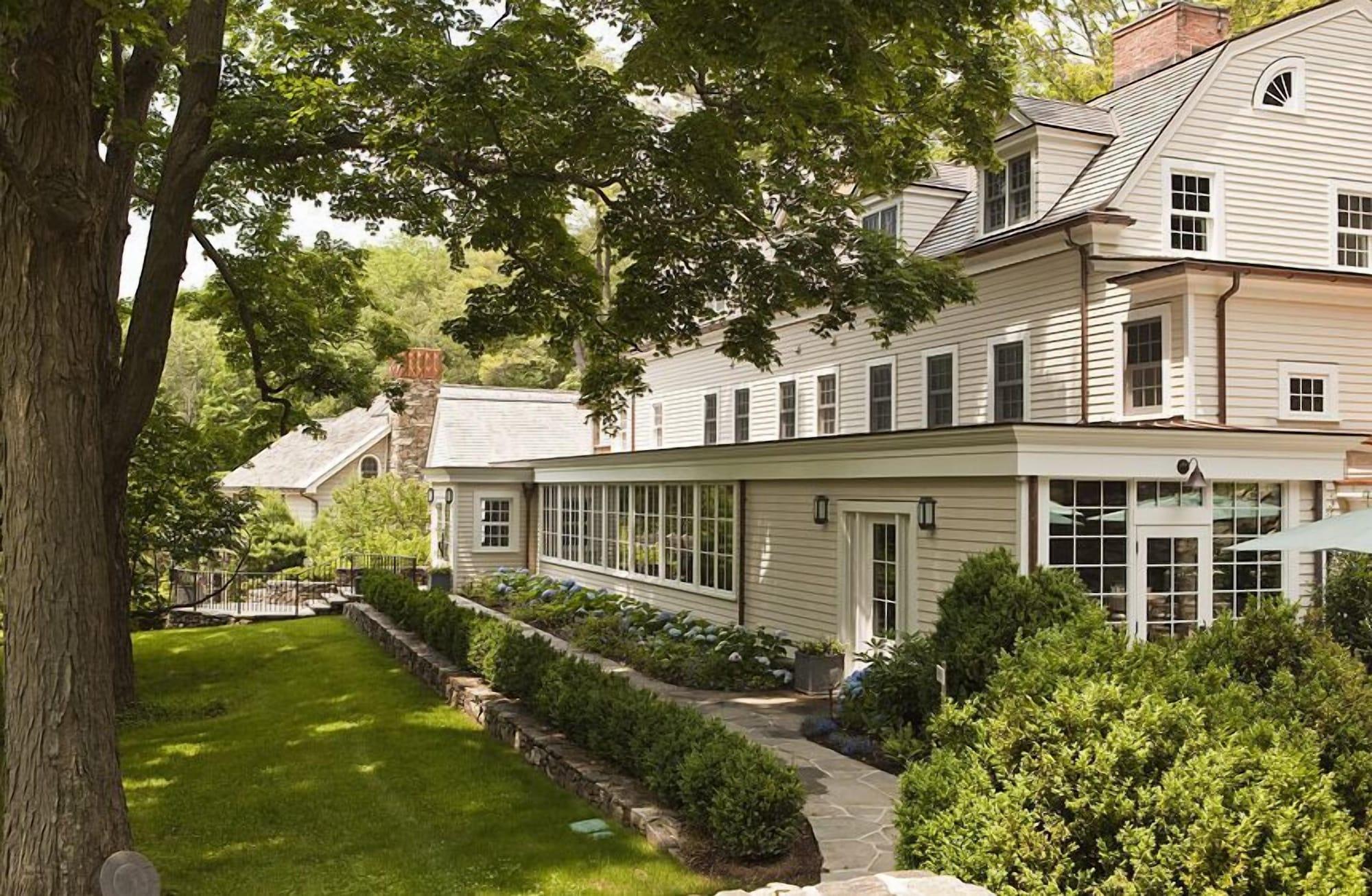 Vista Exterior Bedford Post Inn