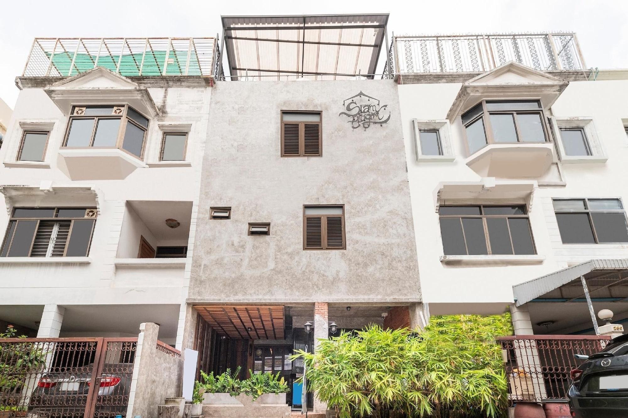 Vista Exterior Siam Plug In Hostel