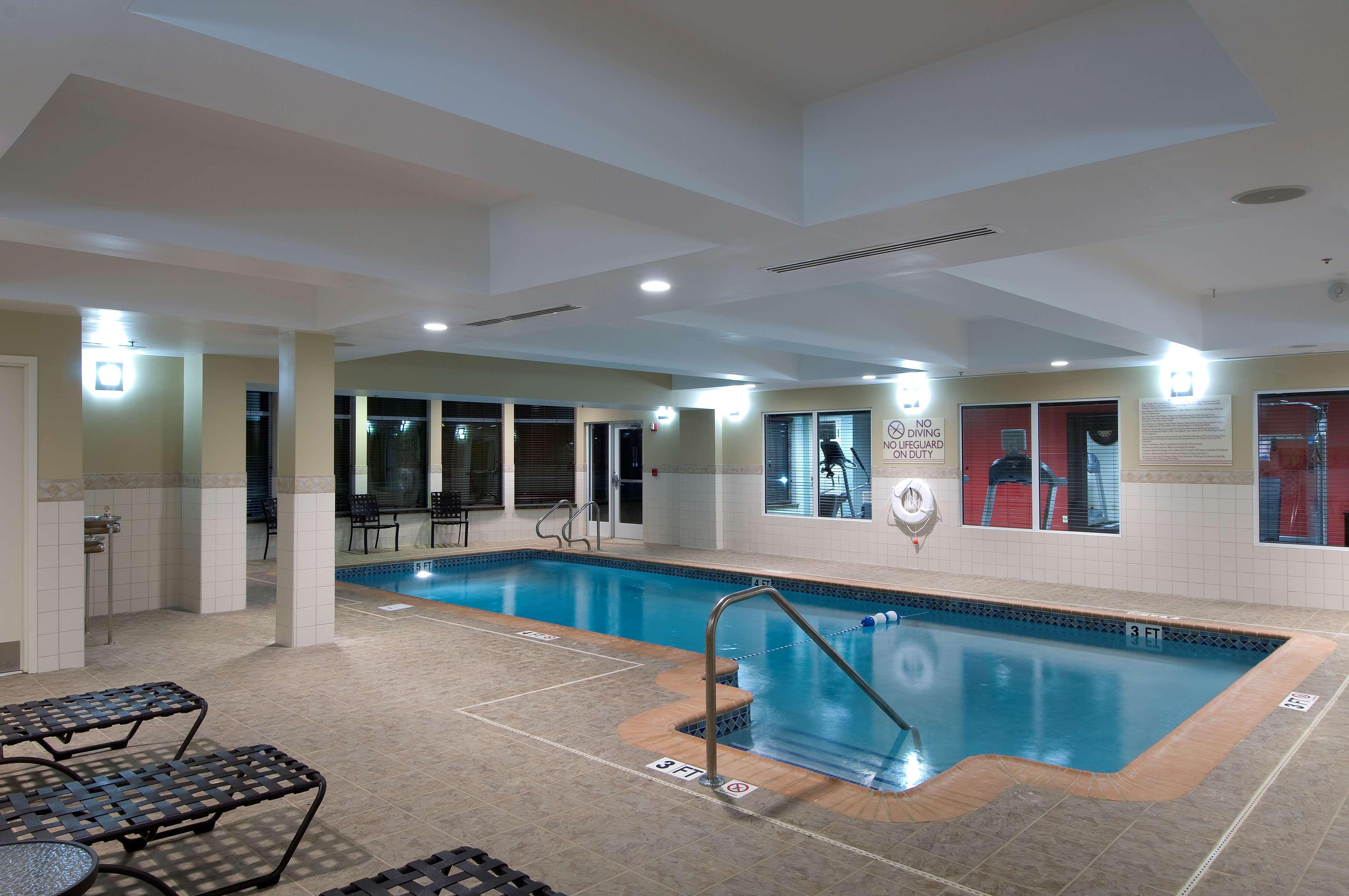 Vista Piscina Hilton Garden Inn Mount Holly/Westampton