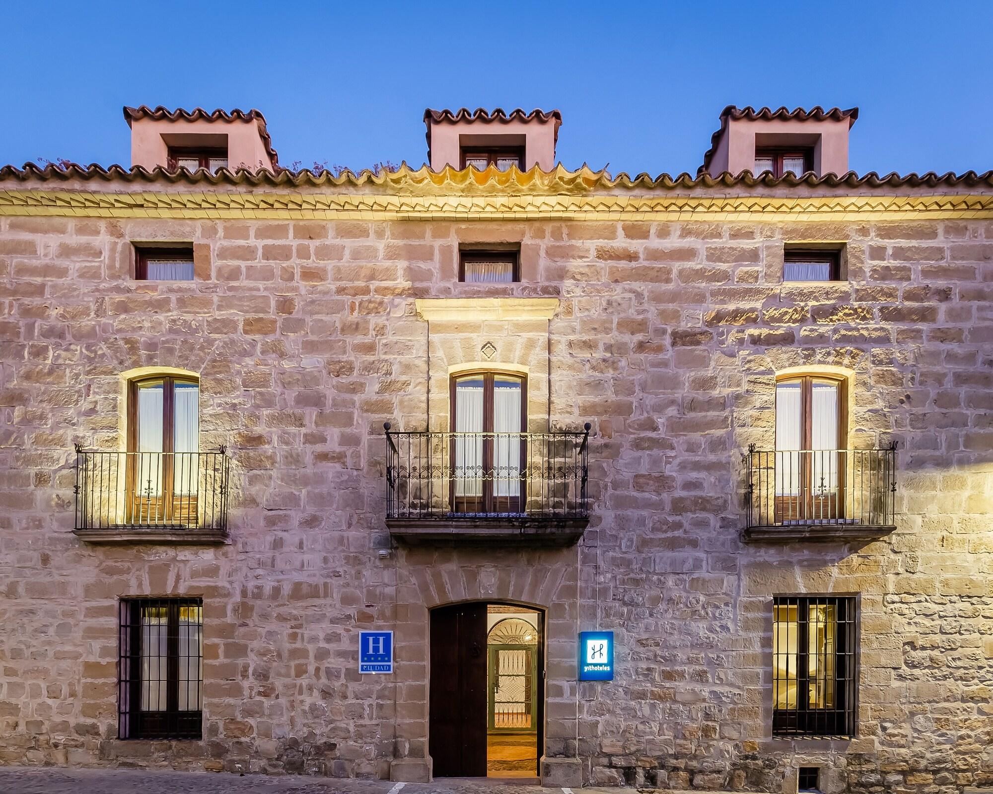 Vista Exterior Hotel  YIT La Casona del Arco