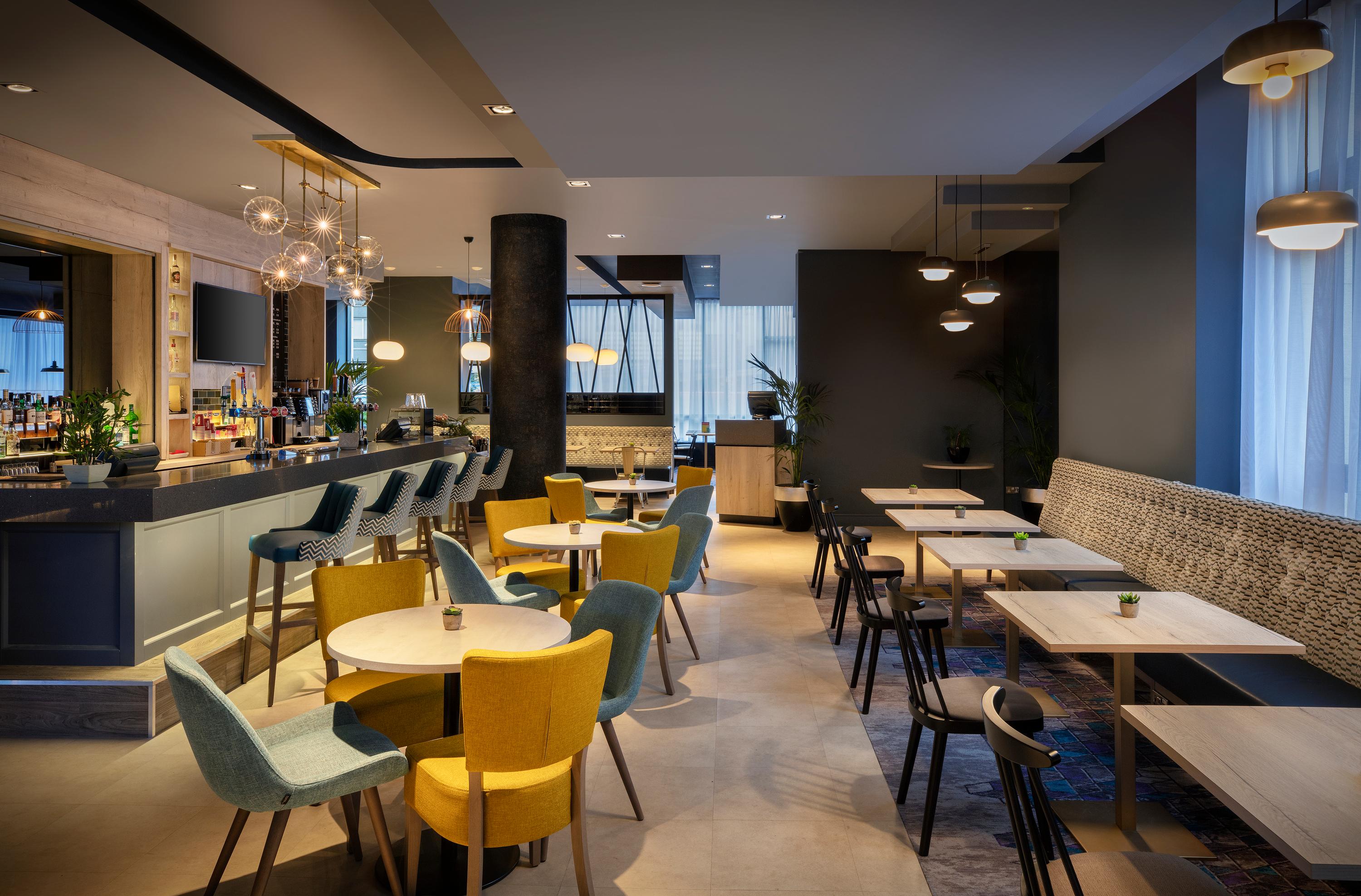 Bar/Salón Leonardo Hotel London Croydon