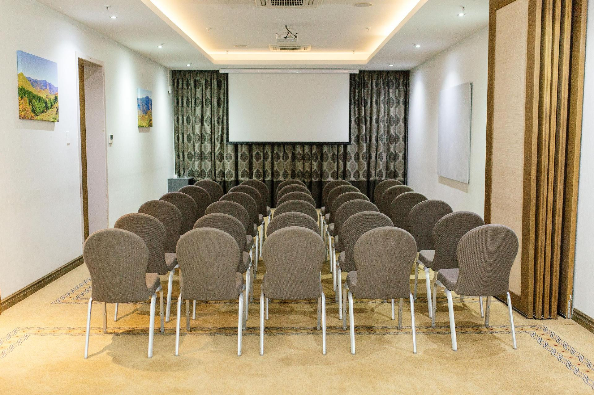 Centro de Negocios Mpilo Boutique Hotel