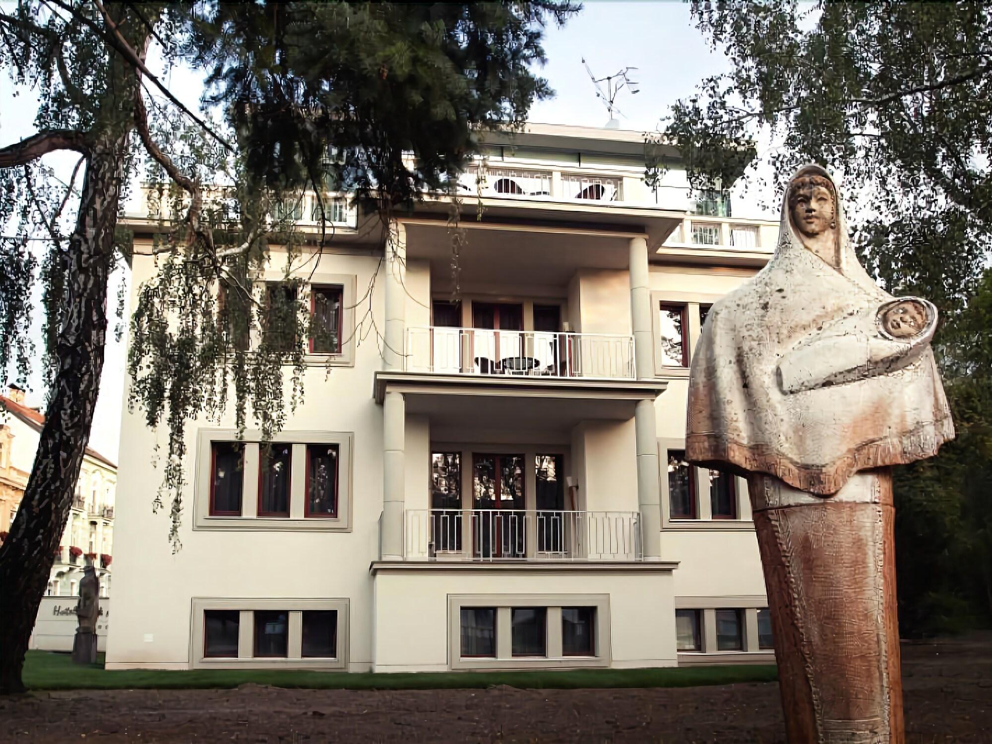 Vista Exterior Hotel Park Avenue