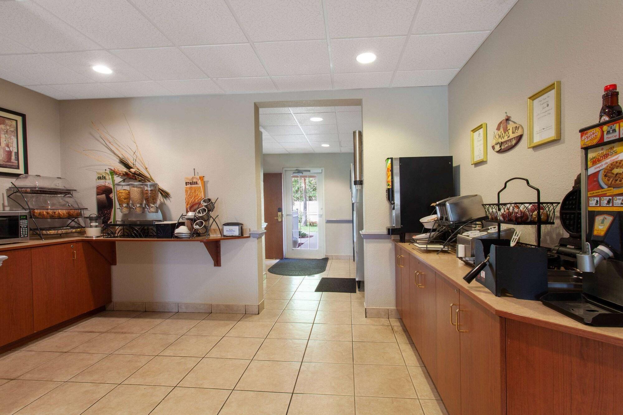Restaurant Microtel Inn & Suites by Wyndham Lady Lake/The Villages