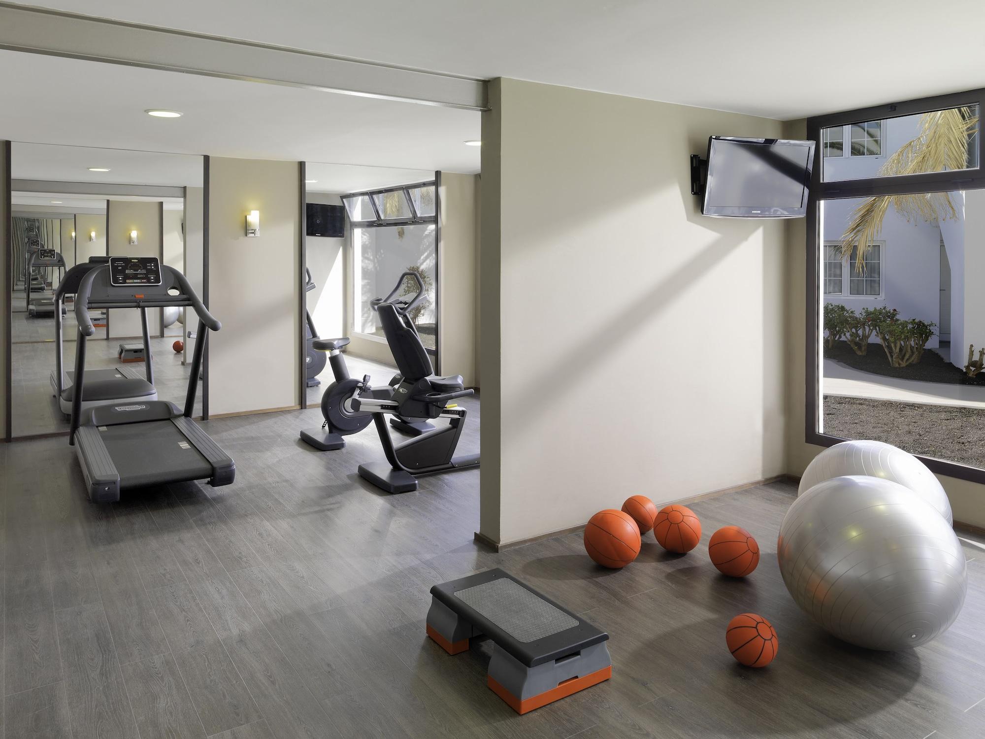 Gimnasio H10 White Suites