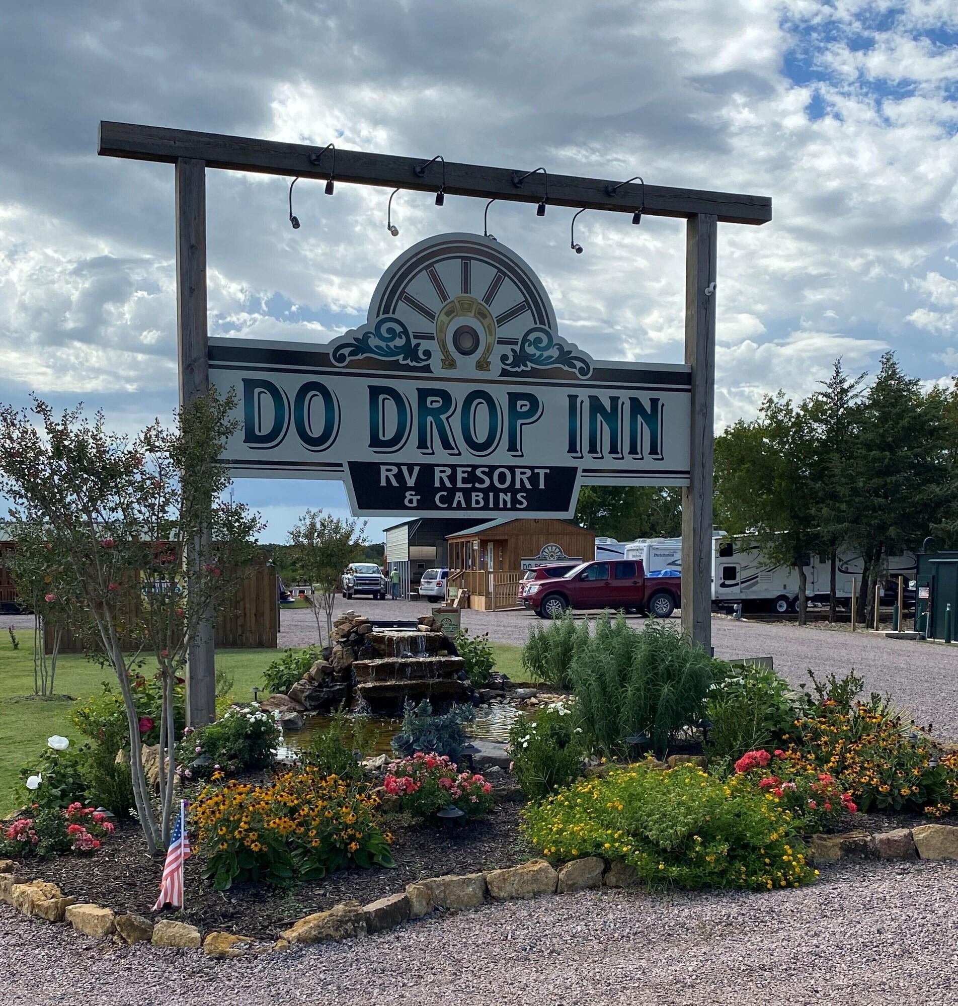 Vista Exterior Do Drop Inn RV Resort and Cabins