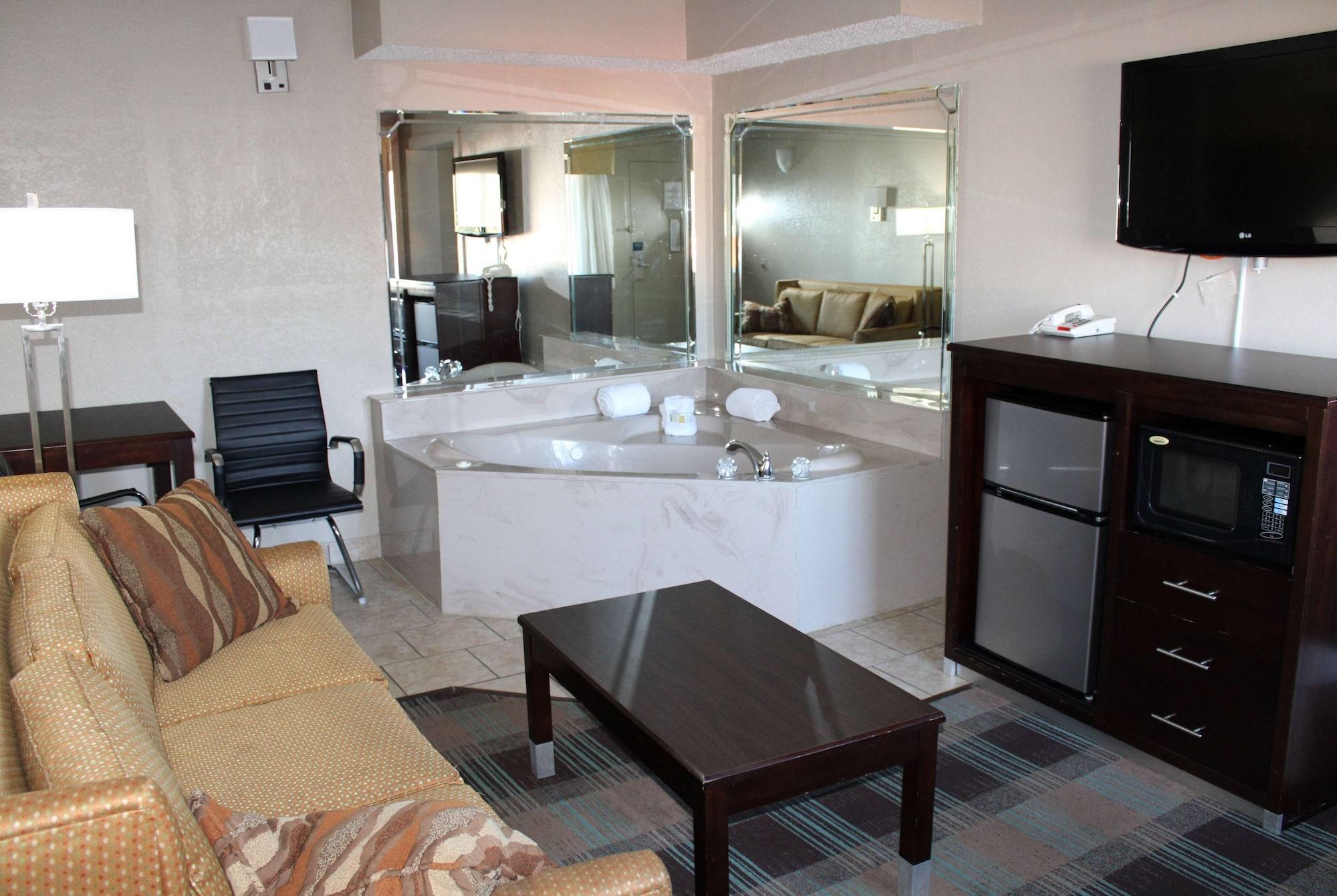 Habitación Days Inn & Suites by Wyndham Springfield on I-44
