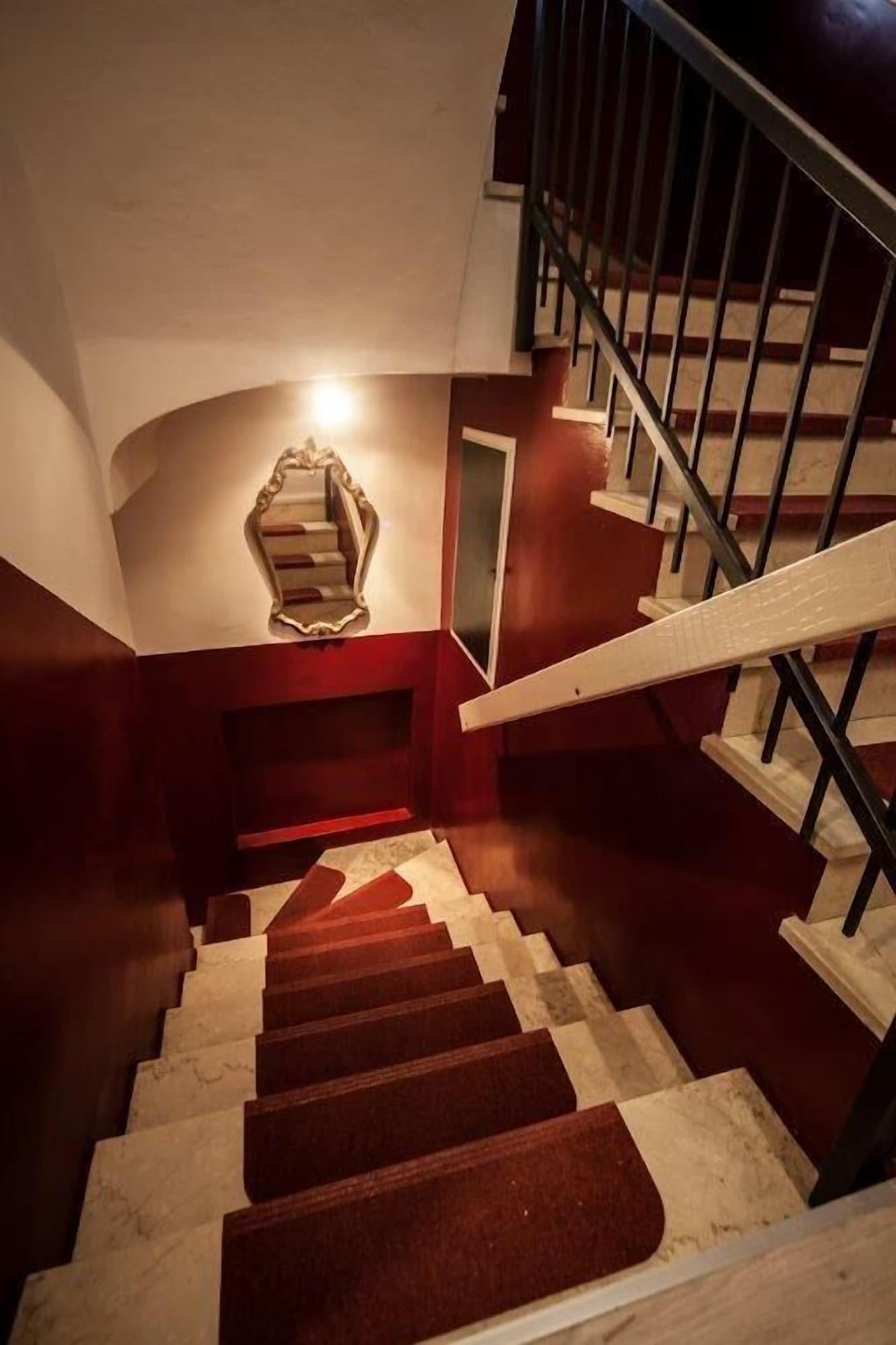 Varios Hotel Due Spade