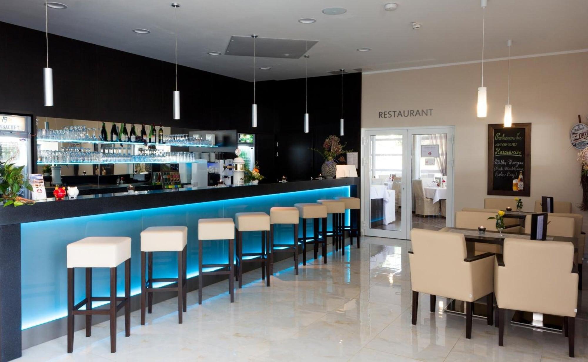 Bar/Salón Kurhotel Pyramide Sibyllenbad