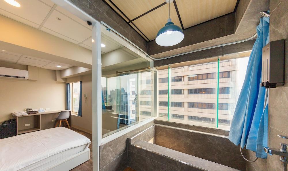 Varios Liuhe Su Hotels