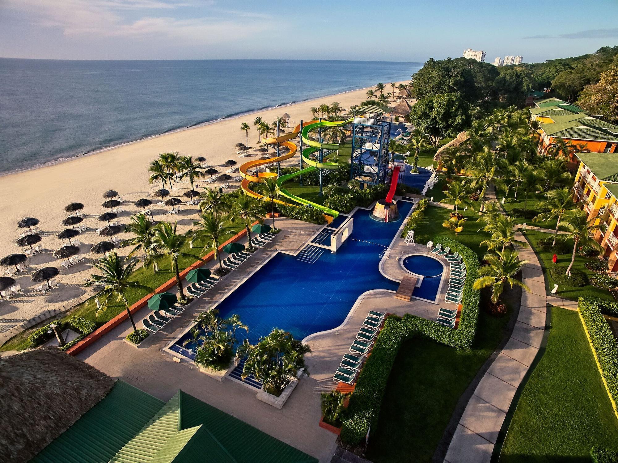 Vista Piscina Grand Decameron Panama, A Trademark All Inclusive Resort