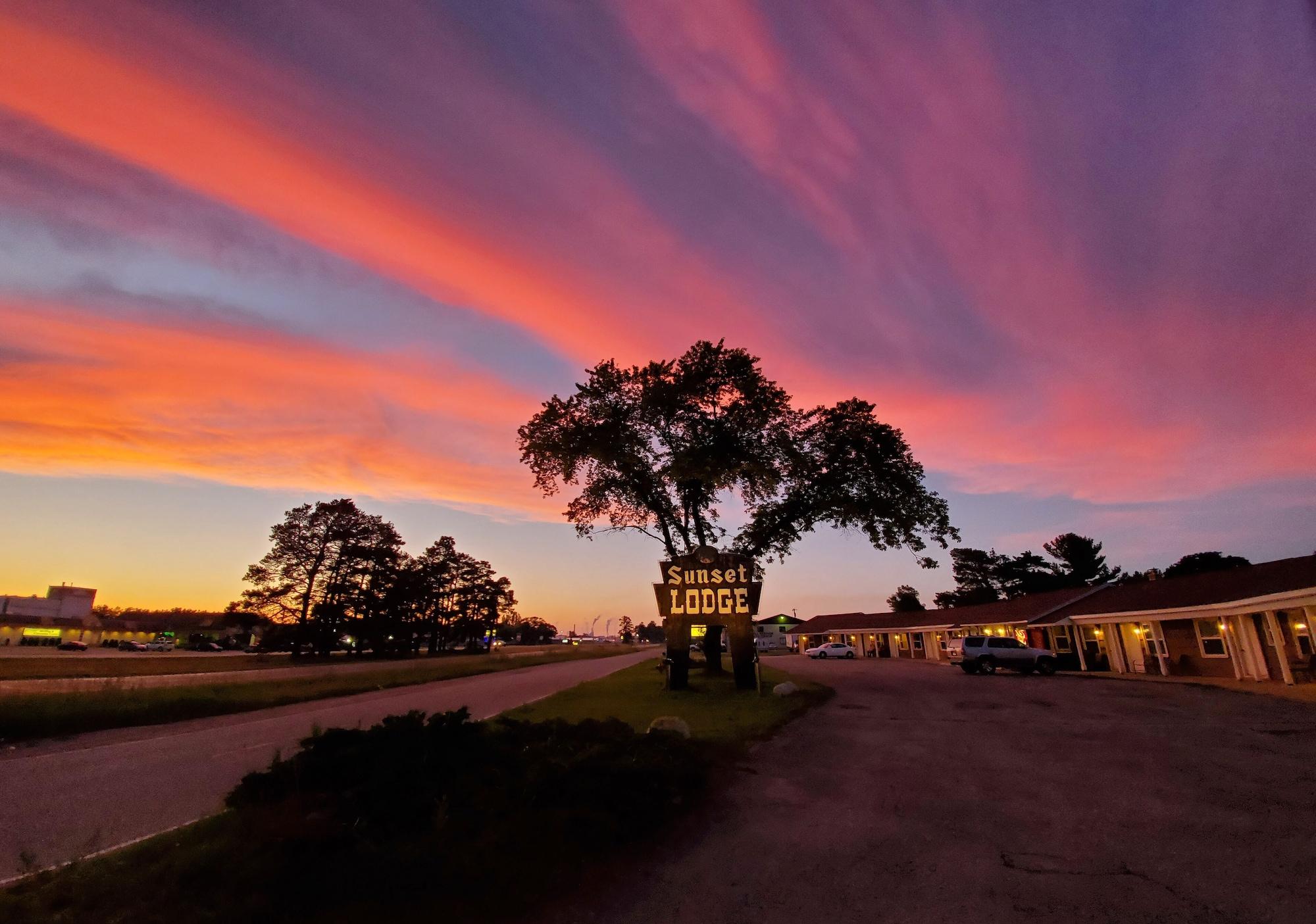 Varios Sunset Lodge Escanaba