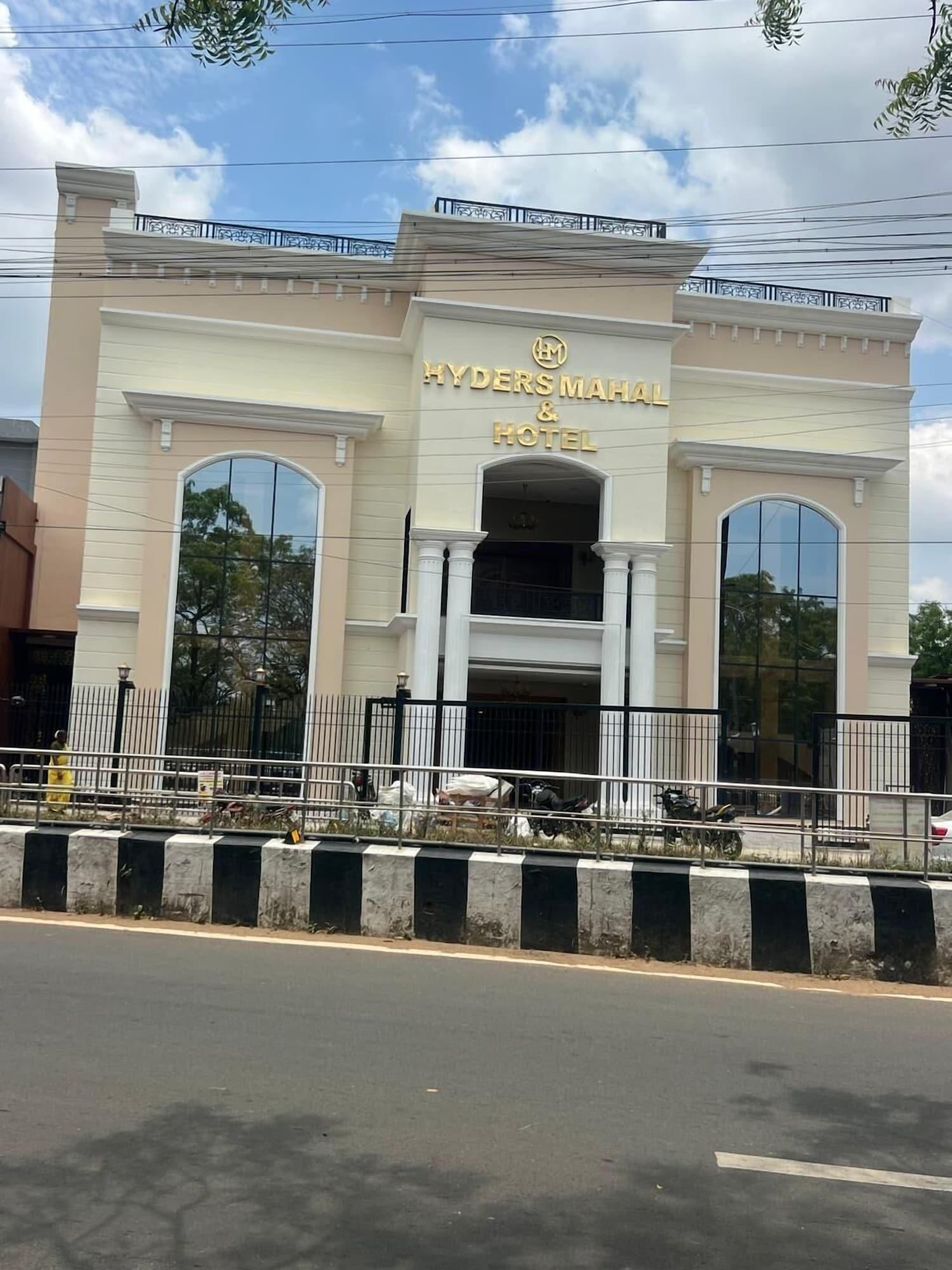 Vista Exterior Hyders Mahal and Hotel