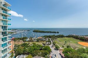 Arriendo temporal - Bay View Beauty: 1/1.5 Bath Condo in Coconut Grove! Parking Included